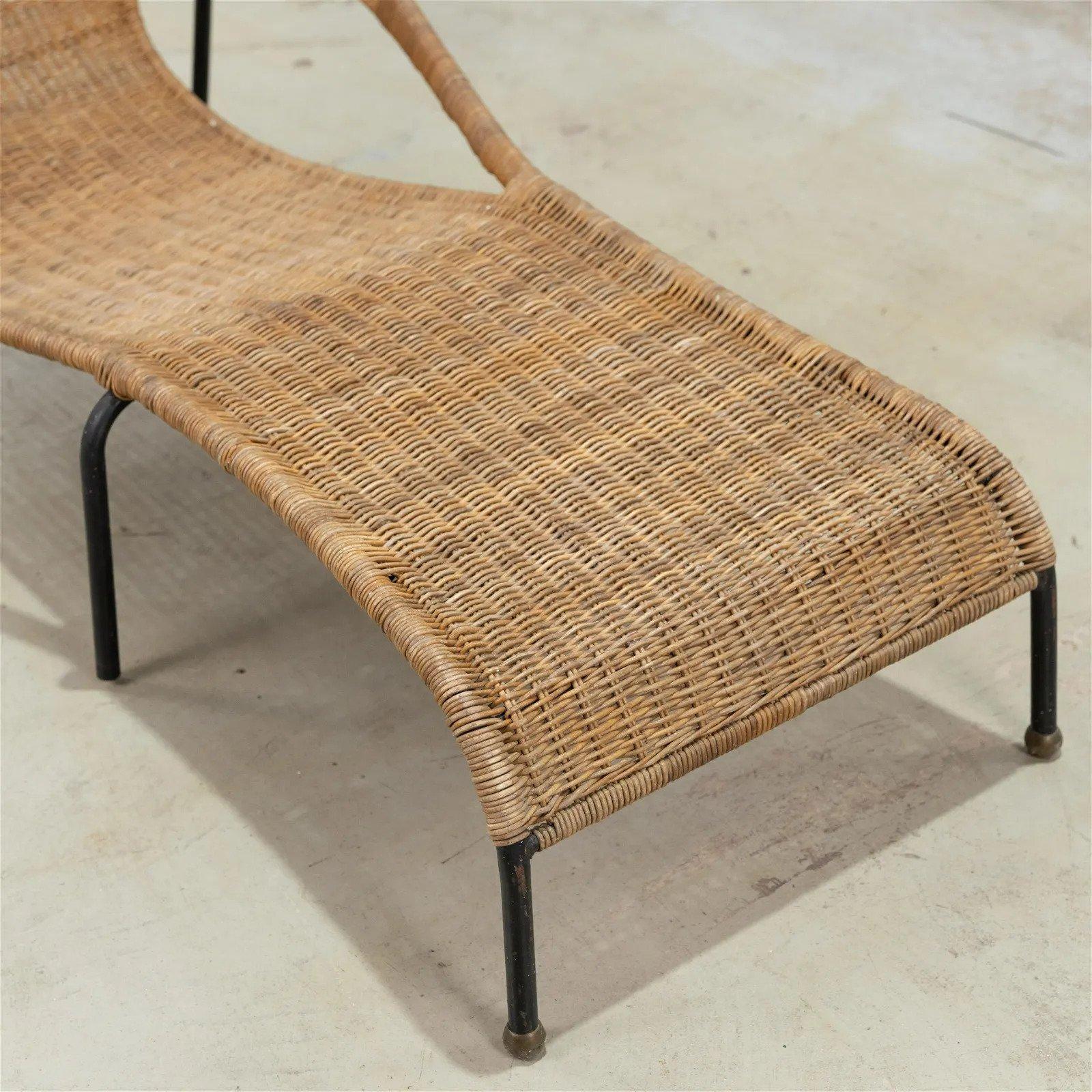 Chaise longue, in wicker and metal, by Francis Mair, United States of America, 1960s.

Sculptural chaise longue by Californian designer Francis Mair. This rare piece has a freeform appearance that is interesting from any point of view, due to its