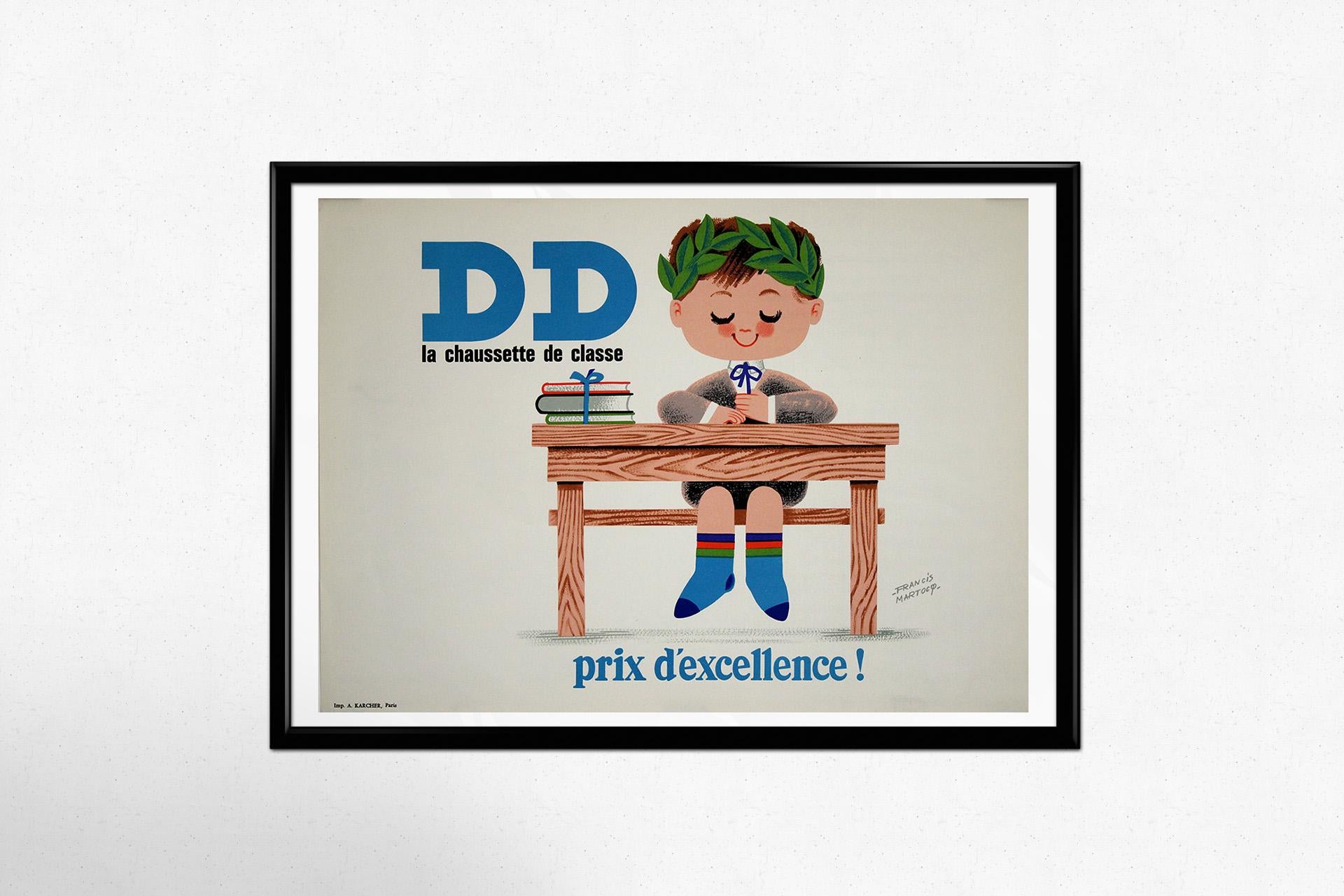 Questo poster originale francese del 1950 circa, illustrato da Francis Martocq, è una gioiosa e accattivante celebrazione del fascino pubblicitario del dopoguerra. Promuovendo DD, un marchio di calzini per bambini, il poster combina l'innocenza