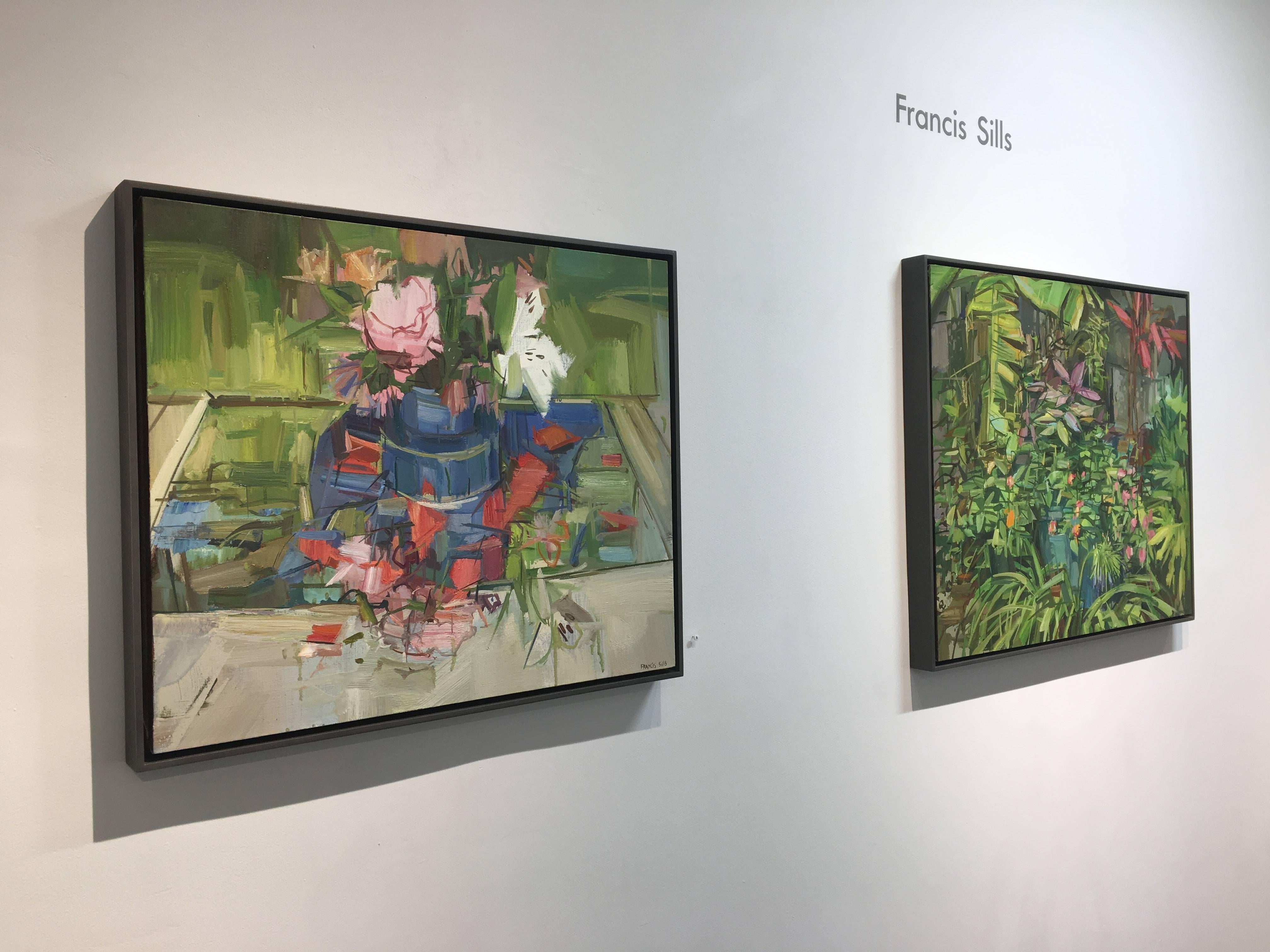Blumenstillleben – Rosen Lilien Rosa Rot Blumen in Blau Vase auf Grün, Blumenmotiv auf Grün, 2017 (Zeitgenössisch), Painting, von Francis Sills