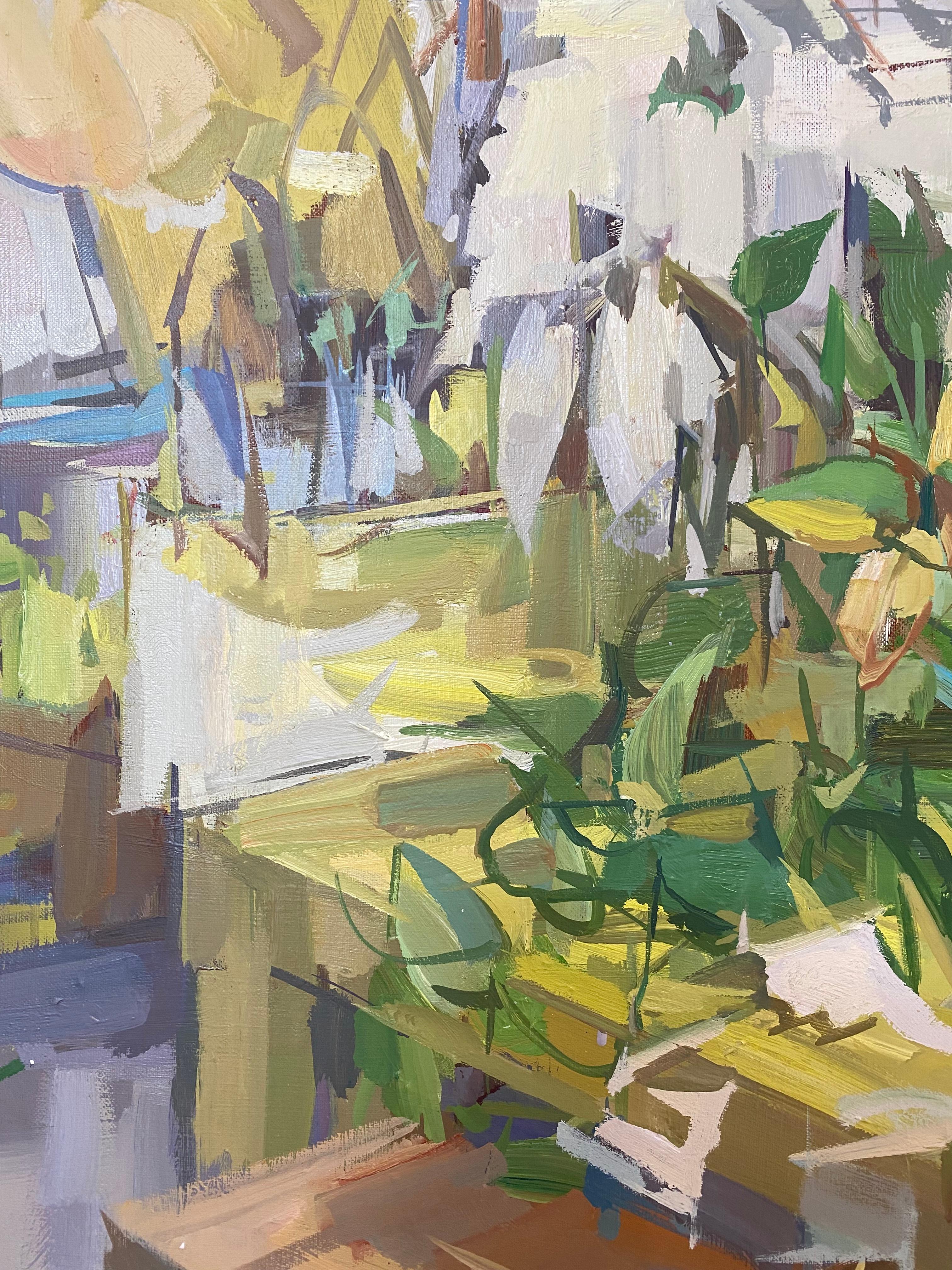 Dans cette peinture contemporaine à l'huile sur lin, un rendu abstrait d'une composition florale avec des fleurs jaune vif et des feuilles et tiges verdoyantes dans les tons de vert est vibrant et luxuriant sur un fond gris. 

Signé au recto, signé,