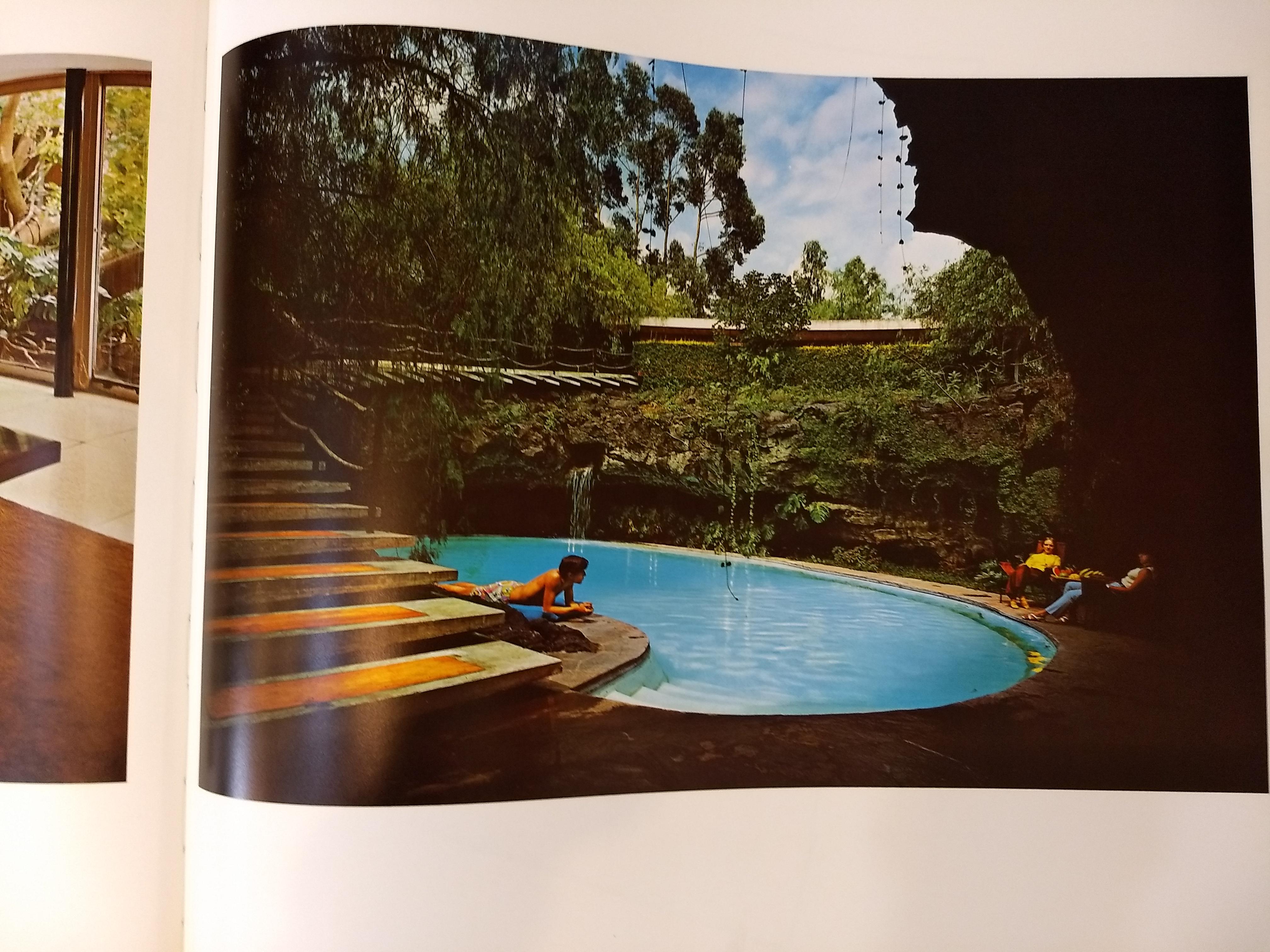 Autre Francisco Artigas, Magnifique livre grand format sur l'architecture moderne mexicaine en vente