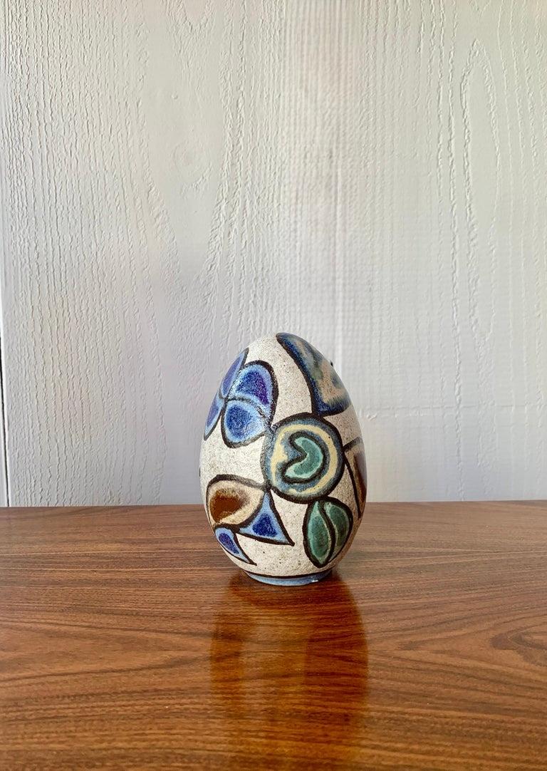 Francisco Brennand. Ceramic egg, c. 1970. Stamp of the Manufacture In Good Condition For Sale In PARIS, FR