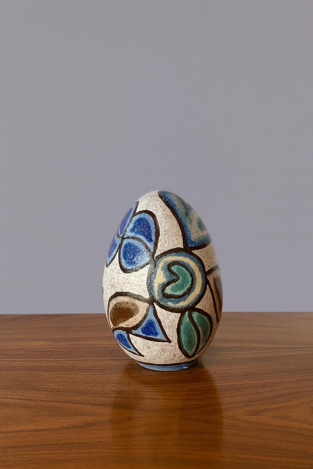 Francisco Brennand. Ceramic egg, c. 1970. Stamp of the Manufacture For Sale 1