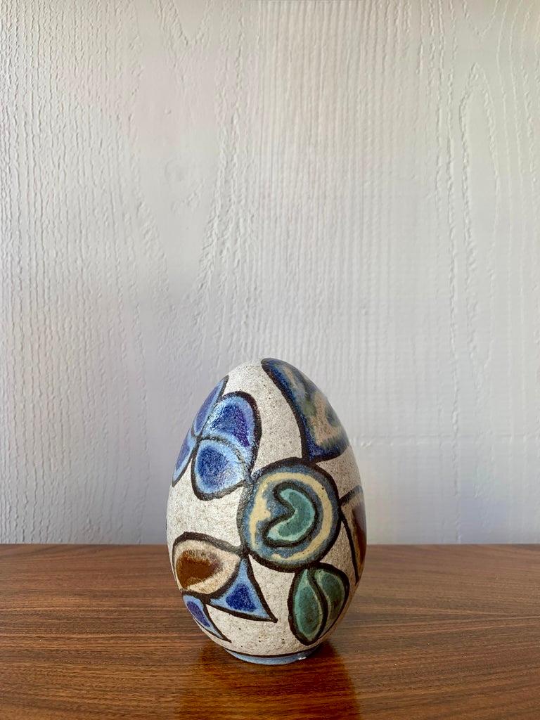 Francisco Brennand. Ceramic egg, c. 1970. Stamp of the Manufacture For Sale 2