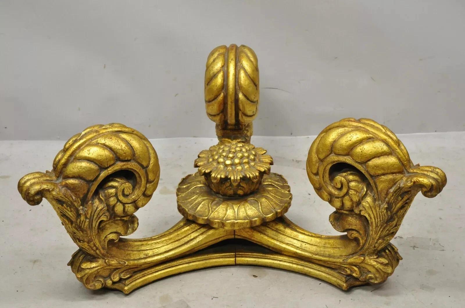 Inconnu Table basse en bois doré Francisco Hurtado Italian Spanish Hollywood Regency Gold Giltwood en vente
