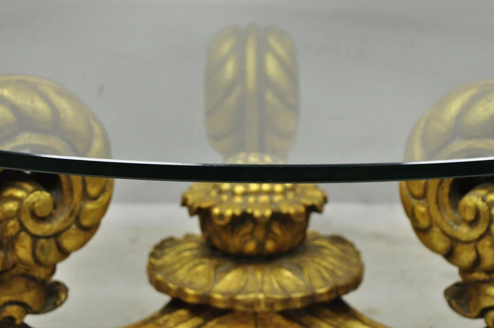 Verre Table basse en bois doré Francisco Hurtado Italian Spanish Hollywood Regency Gold Giltwood en vente