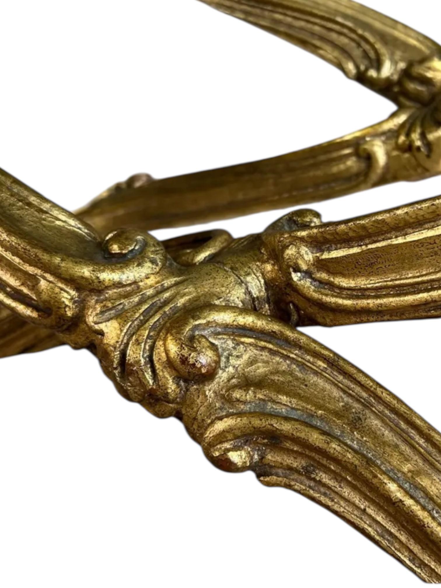 Spagnolo Tavolo in legno dorato in stile Reggenza di Francisco Hurtado
