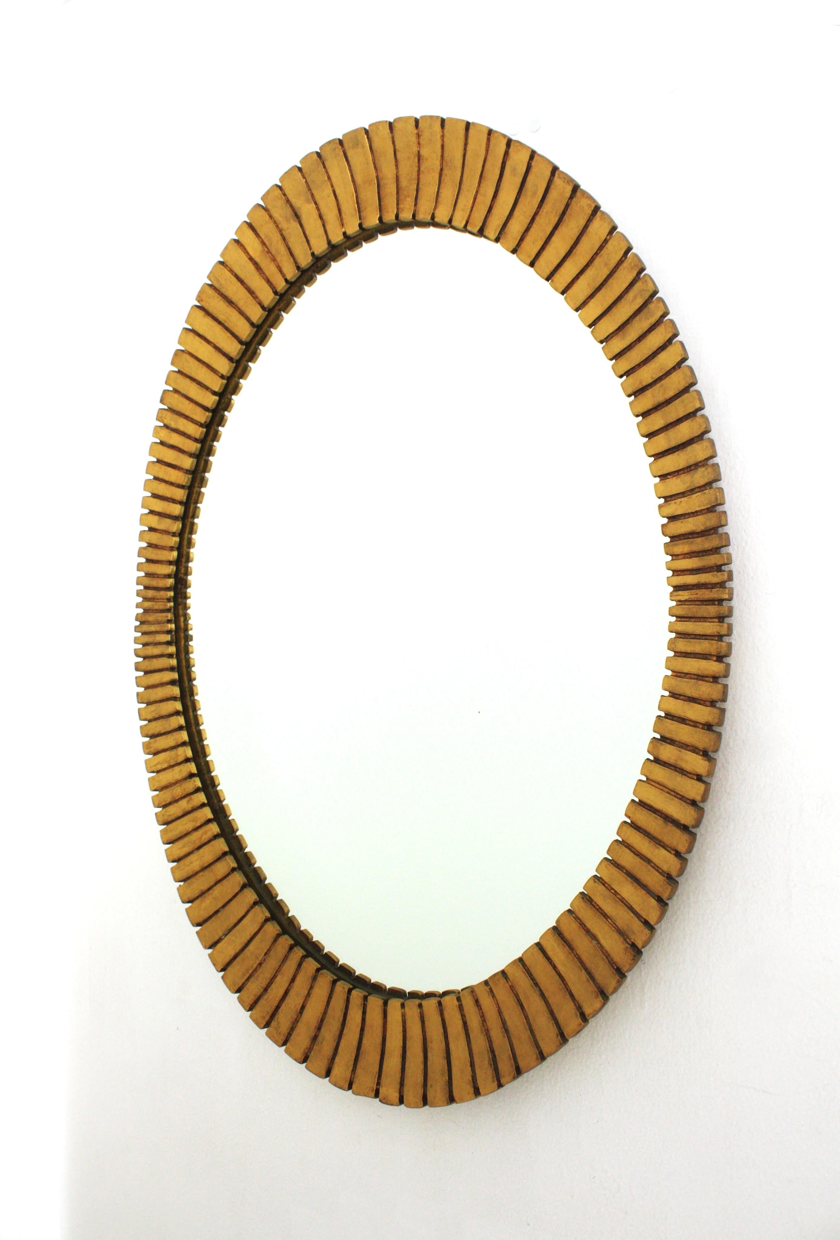 Miroir ovale festonné Francisco Hurtado en vente 1