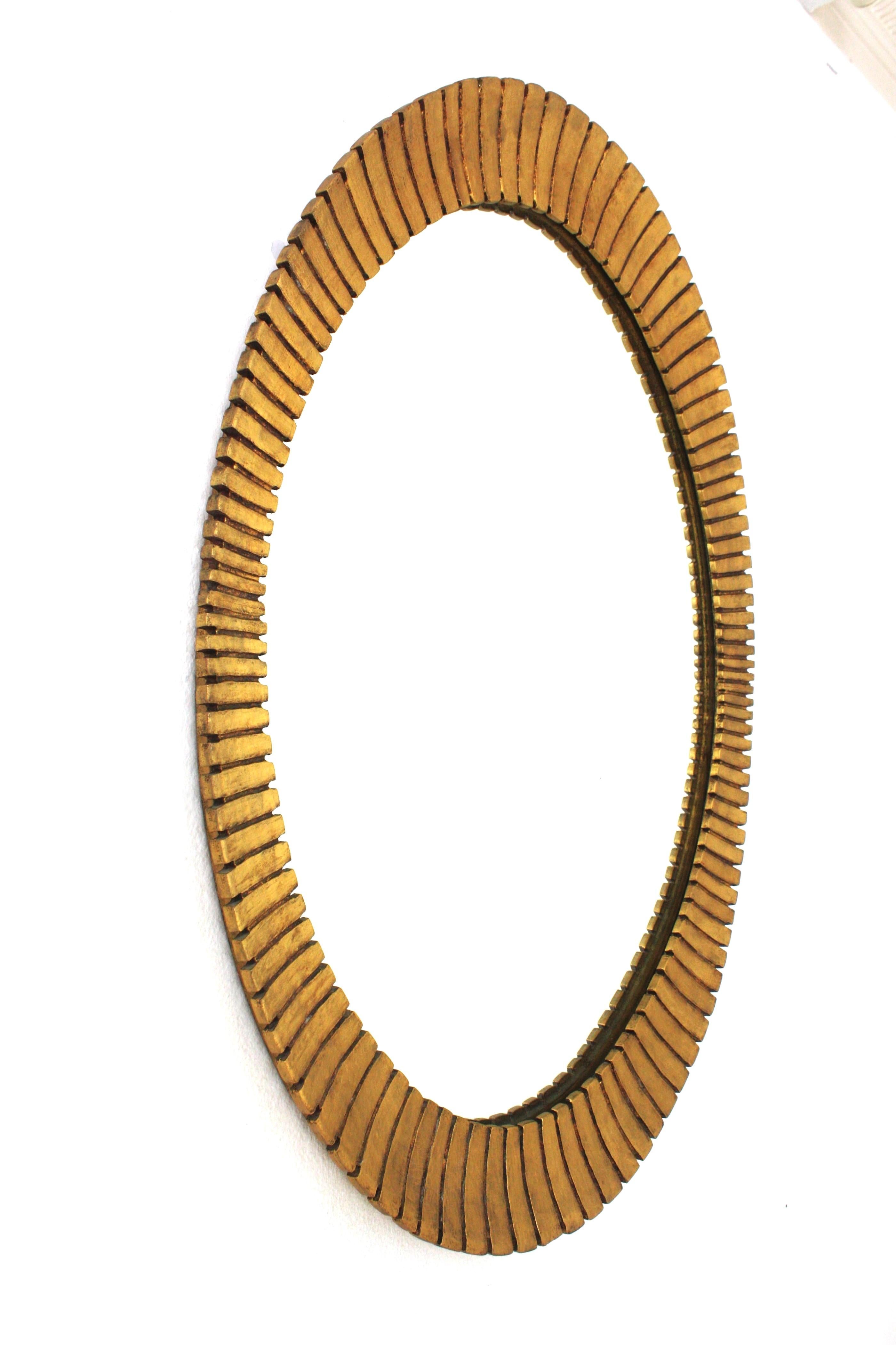 Mid-Century Modern Miroir ovale festonné Francisco Hurtado en vente