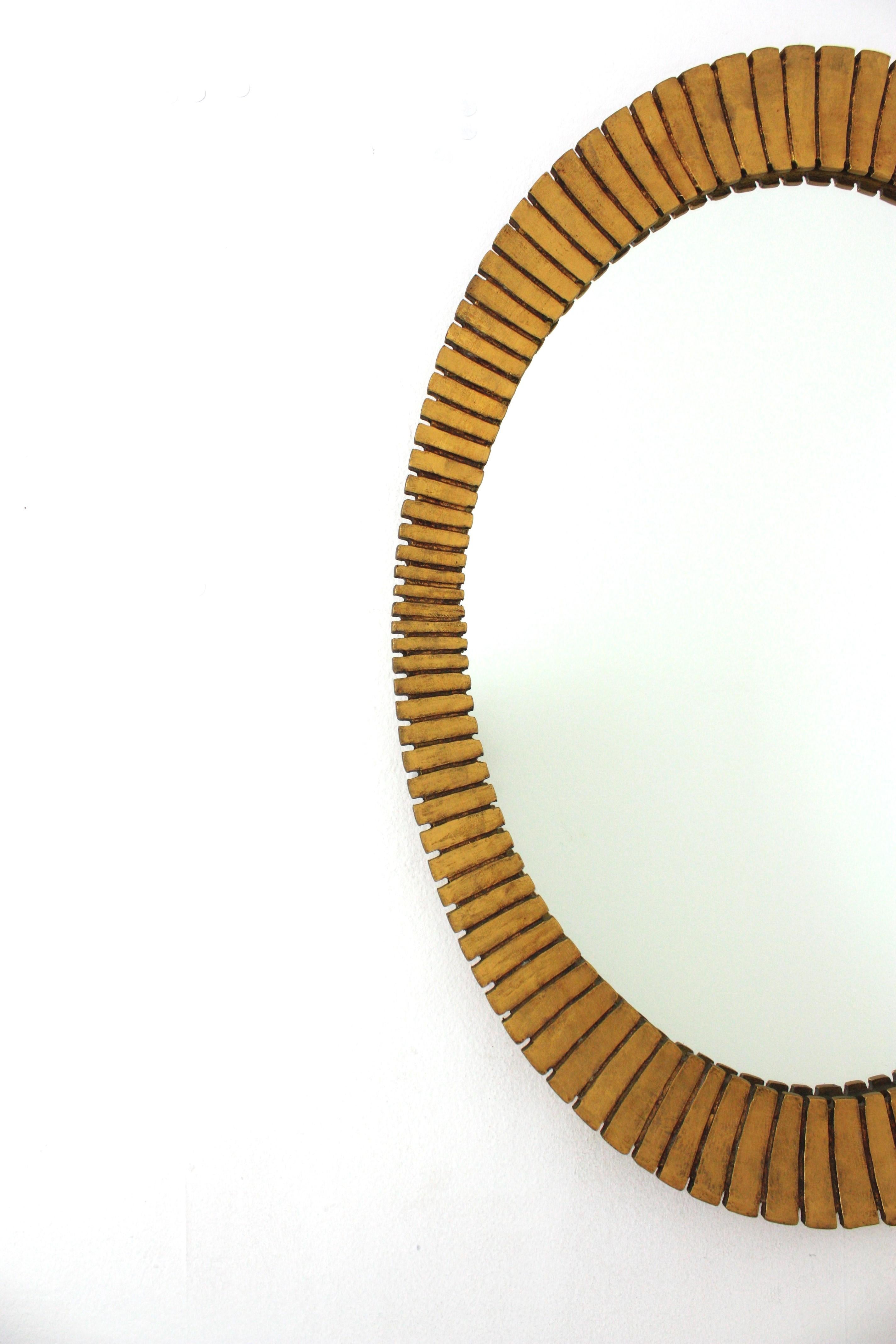 Espagnol Miroir ovale festonné Francisco Hurtado en vente