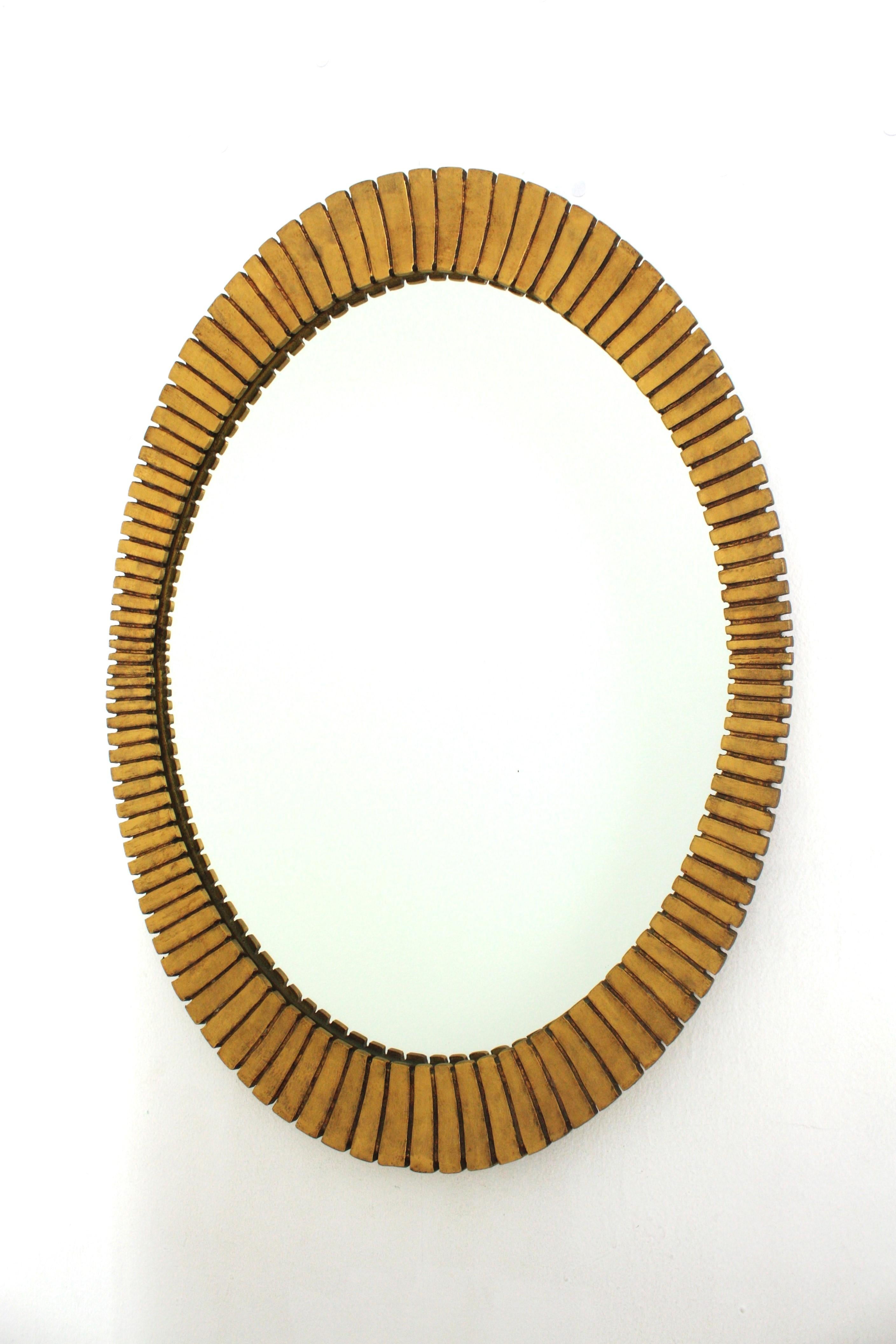 Gesso Miroir ovale festonné Francisco Hurtado en vente