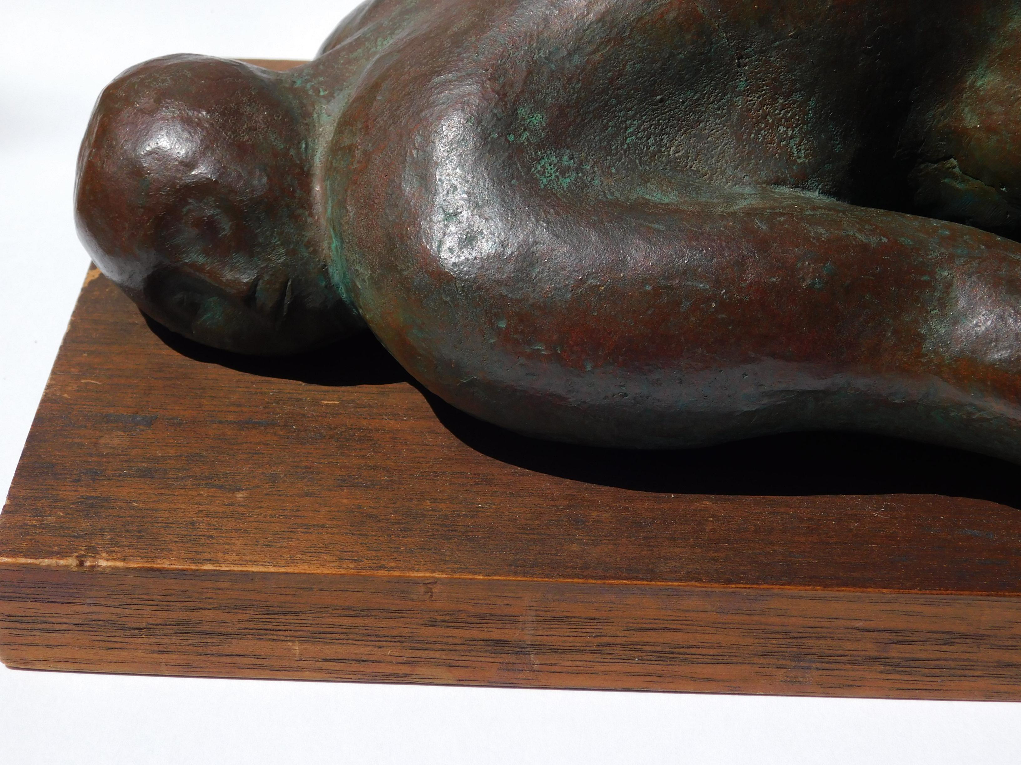 Sculpture en bronze de Francisco Zuniga, Nu couché. 
Edition : 3. #377 dans le catalogue raisonné de Zuniga.
Intitulé : 