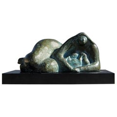 Francisco Zuniga Escultura de bronce, 1964, Madre reclinada con chal