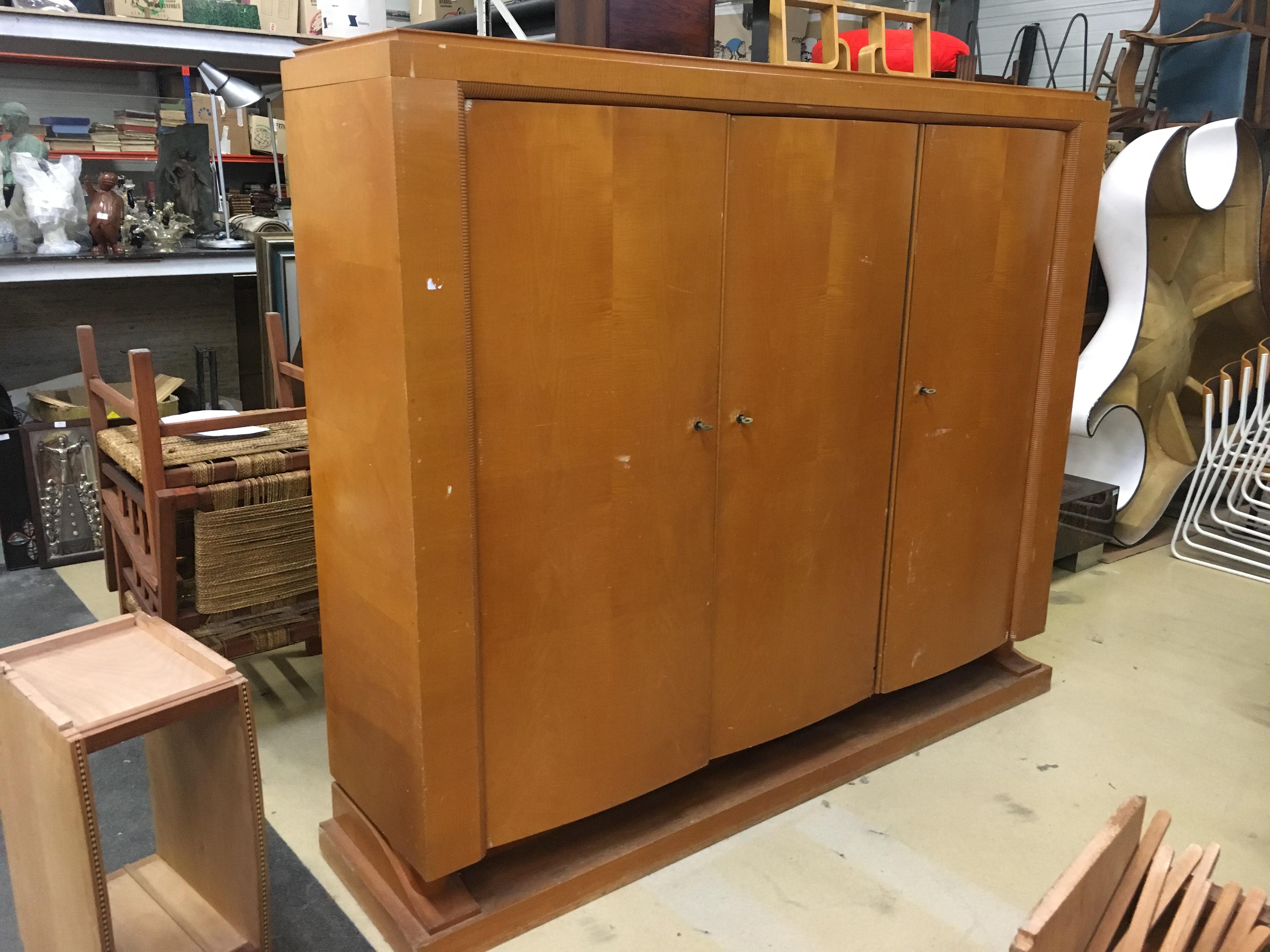 Francisque Chaleyssin Art Deco Cabinet in Sycamore Veneer, circa 194 For Sale 1