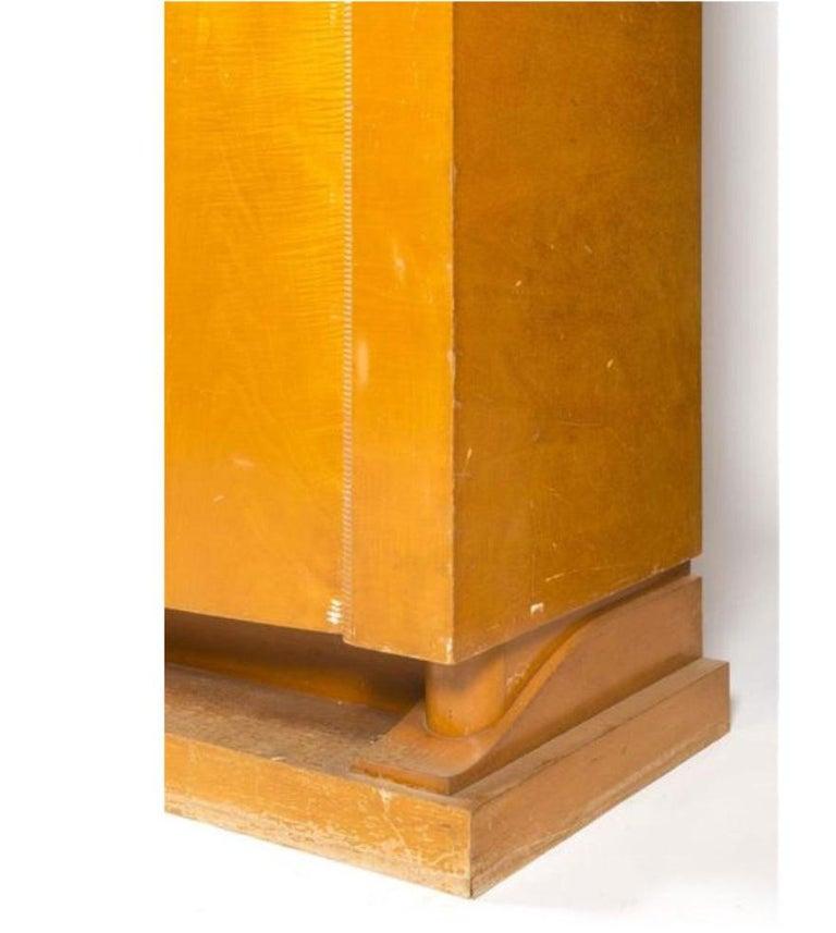 Francisque Chaleyssin (1872-1951) Armoire Art déco en placage de sycomore, vers 1940.
