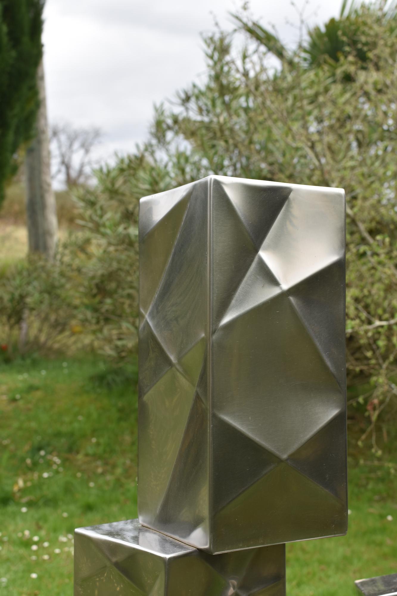 City von Franck K - Große Skulptur aus matt poliertem Edelstahl, Außenbereich, Metall im Angebot 7
