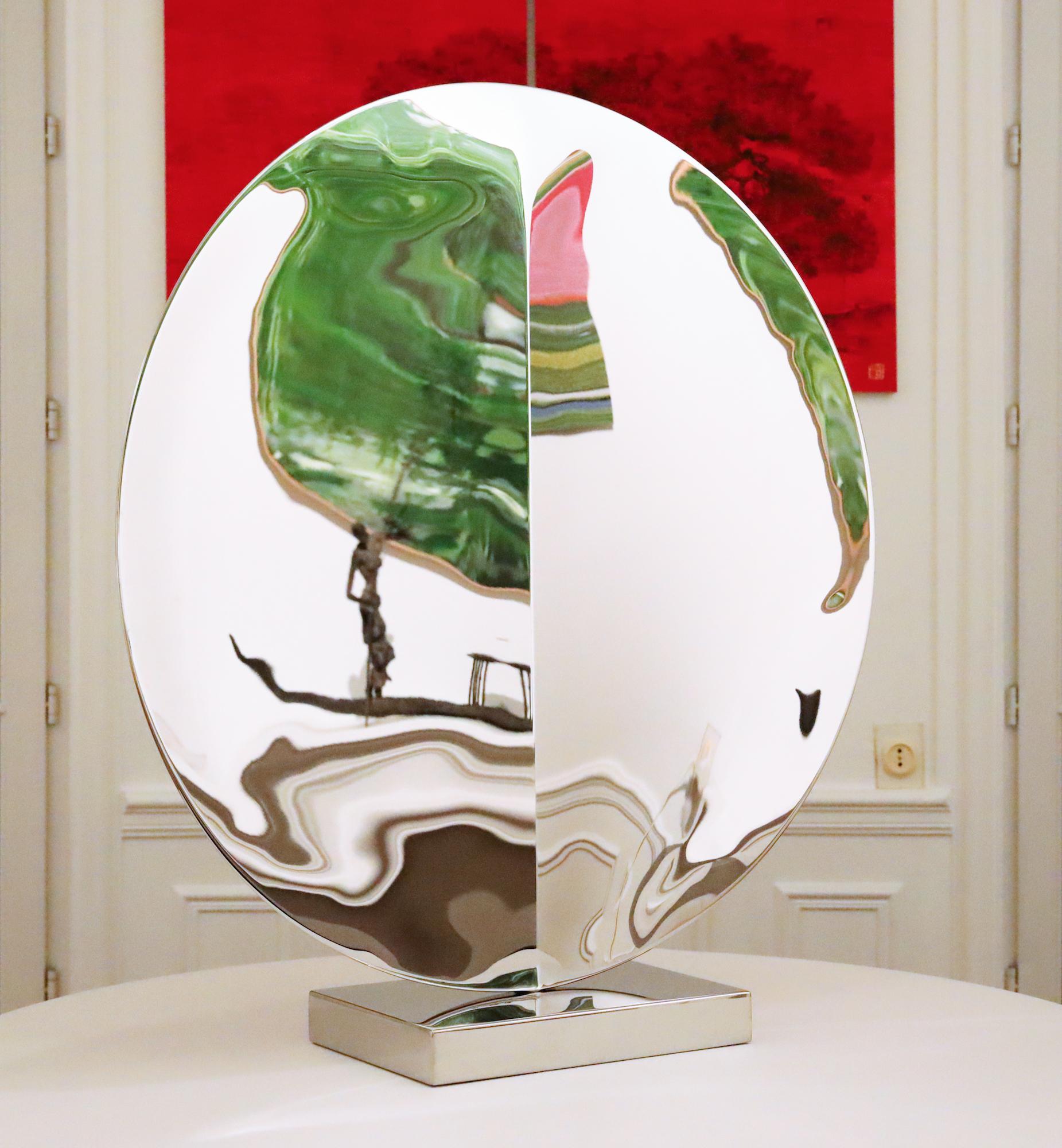 Miroir avec pli I de Franck K - Sculpture en acier inoxydable, reflet, lumière en vente 4