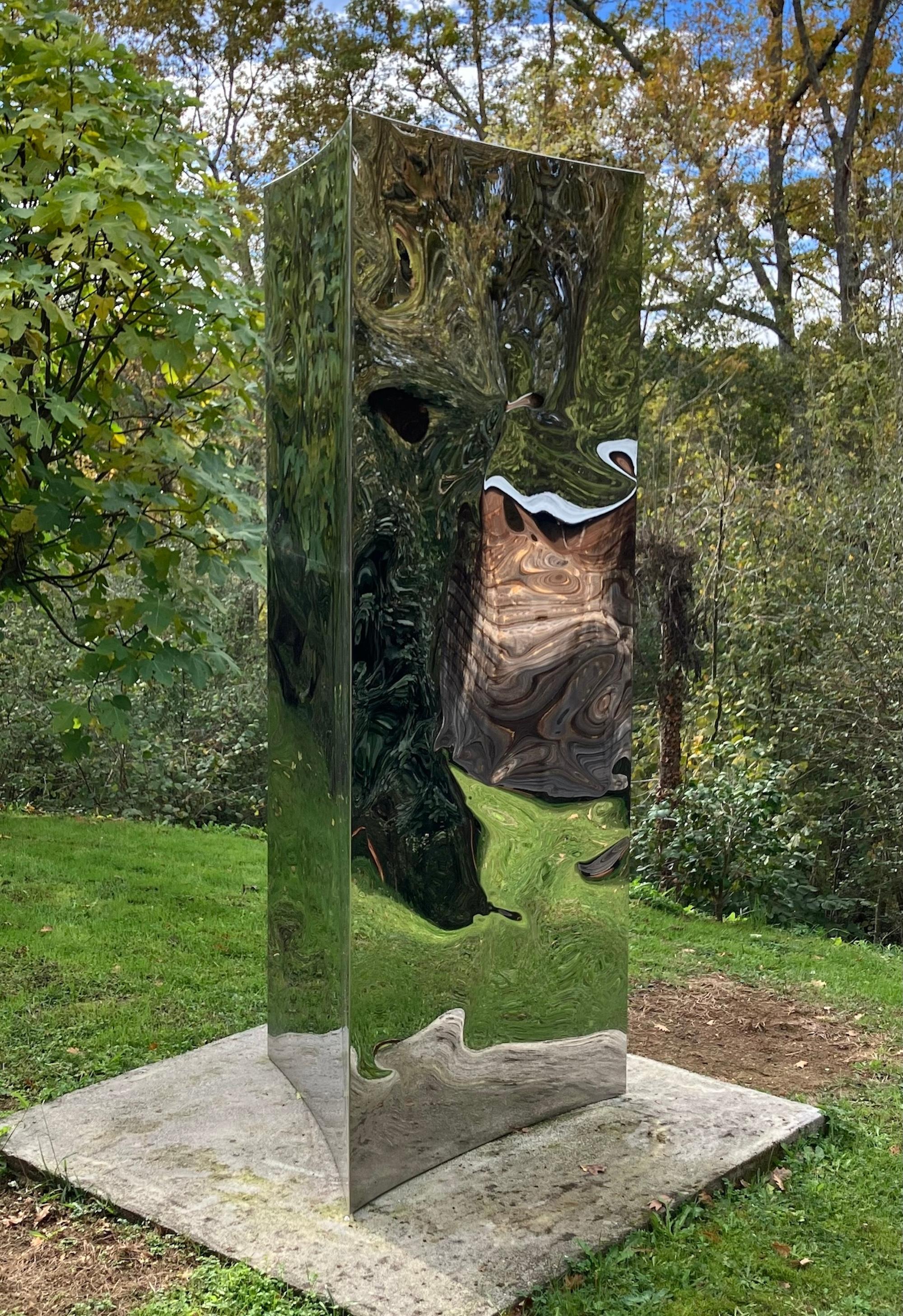 Monolith by Franck K - Grande sculpture en acier inoxydable, extérieur, réflexion