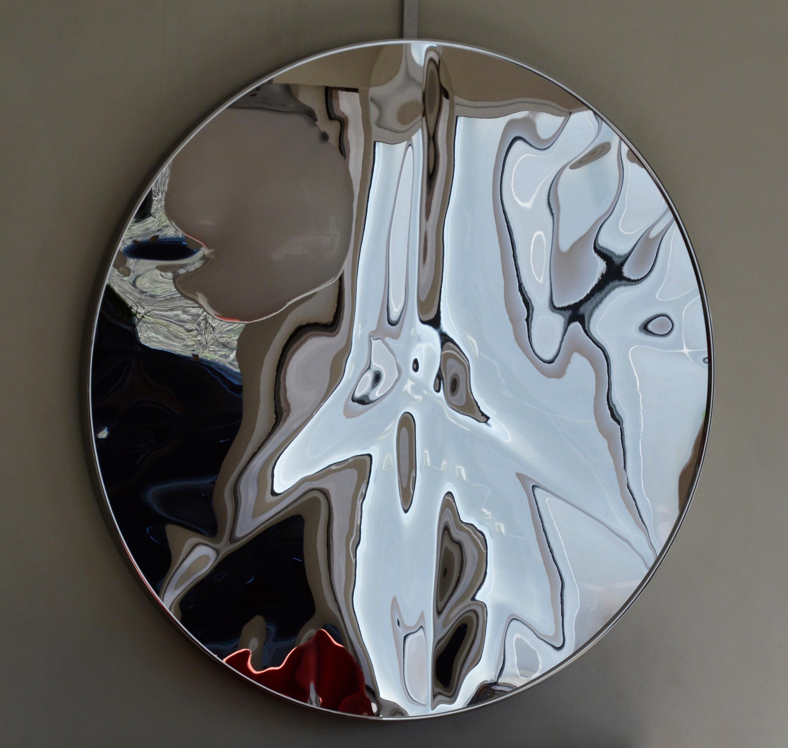 Frieden und Liebe II von Franck K – Wandskulptur aus Edelstahl, Reflexionen im Angebot 1