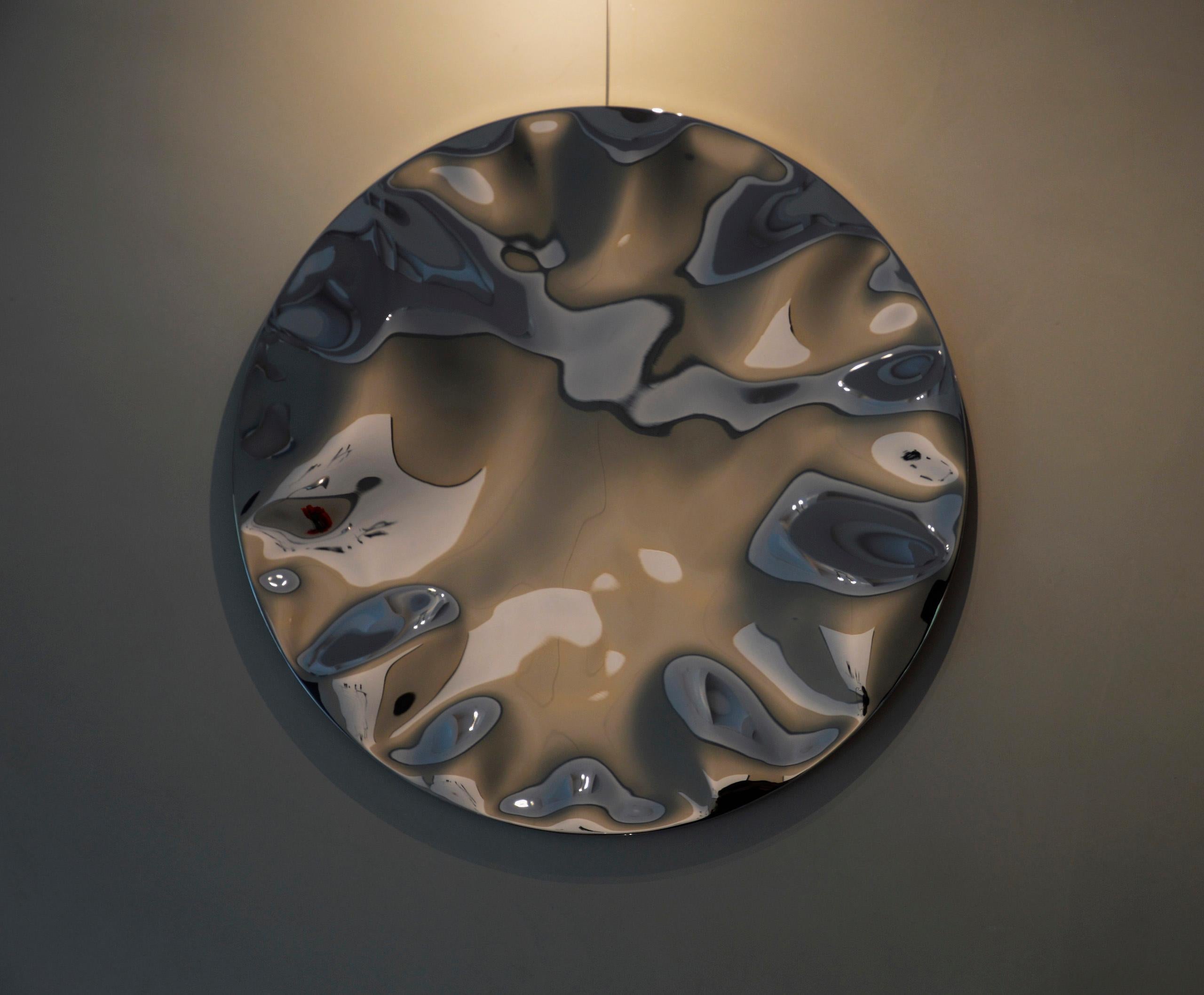 Miroir mural Shattered II de Franck K - Sculpture en acier inoxydable, reflet en vente 3