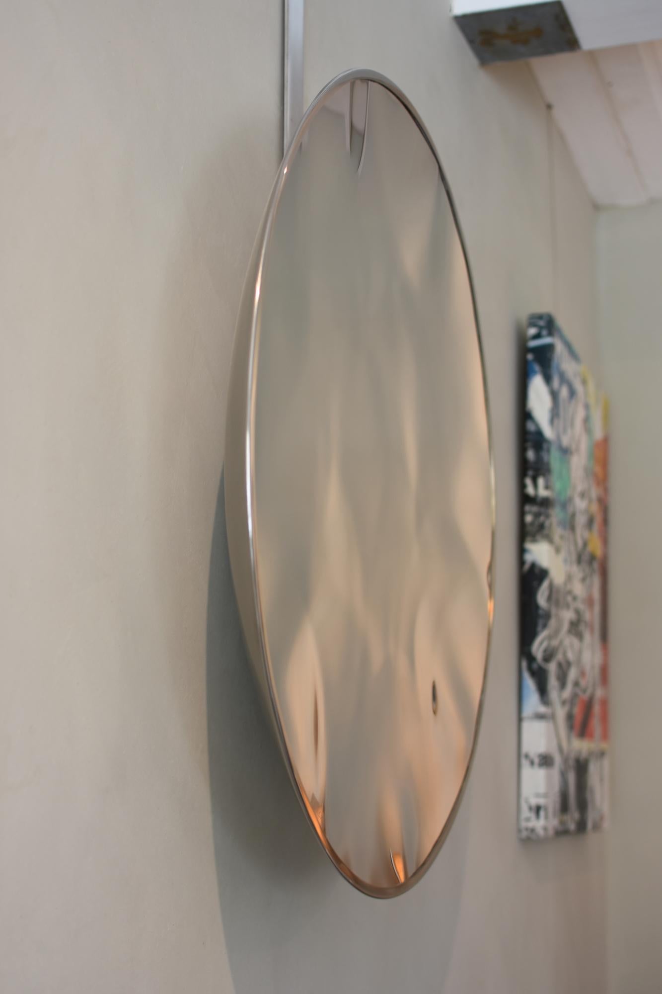 Miroir mural déformé III de Franck K - sculpture en acier inoxydable, reflet en vente 8