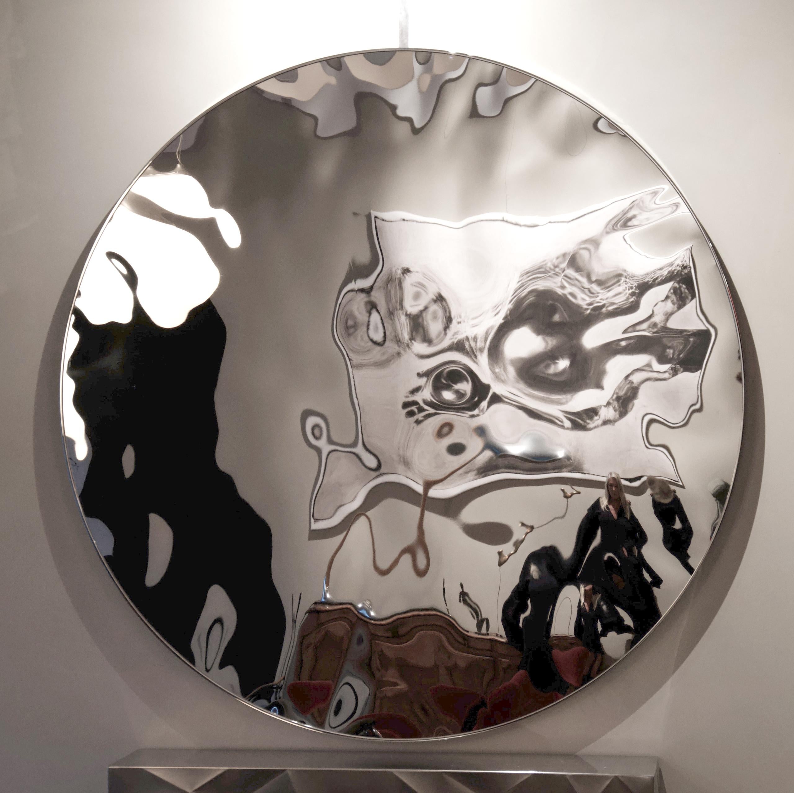 Shattered wall mirror IV di Franck K - Scultura in acciaio inossidabile, arte cinetica