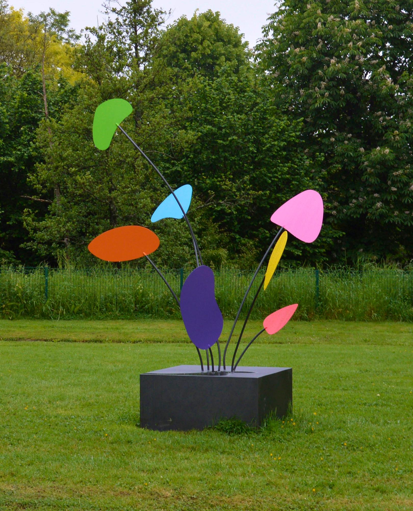 Stabile is a unique painted stainless steel stabile and base sculpture by contemporary artist Franck K, dimensions are 250 × 200 × 200 cm (98.4 × 78.7 × 78.7 in). 
The sculpture is signed and comes with a certificate of authenticity.
It is possible