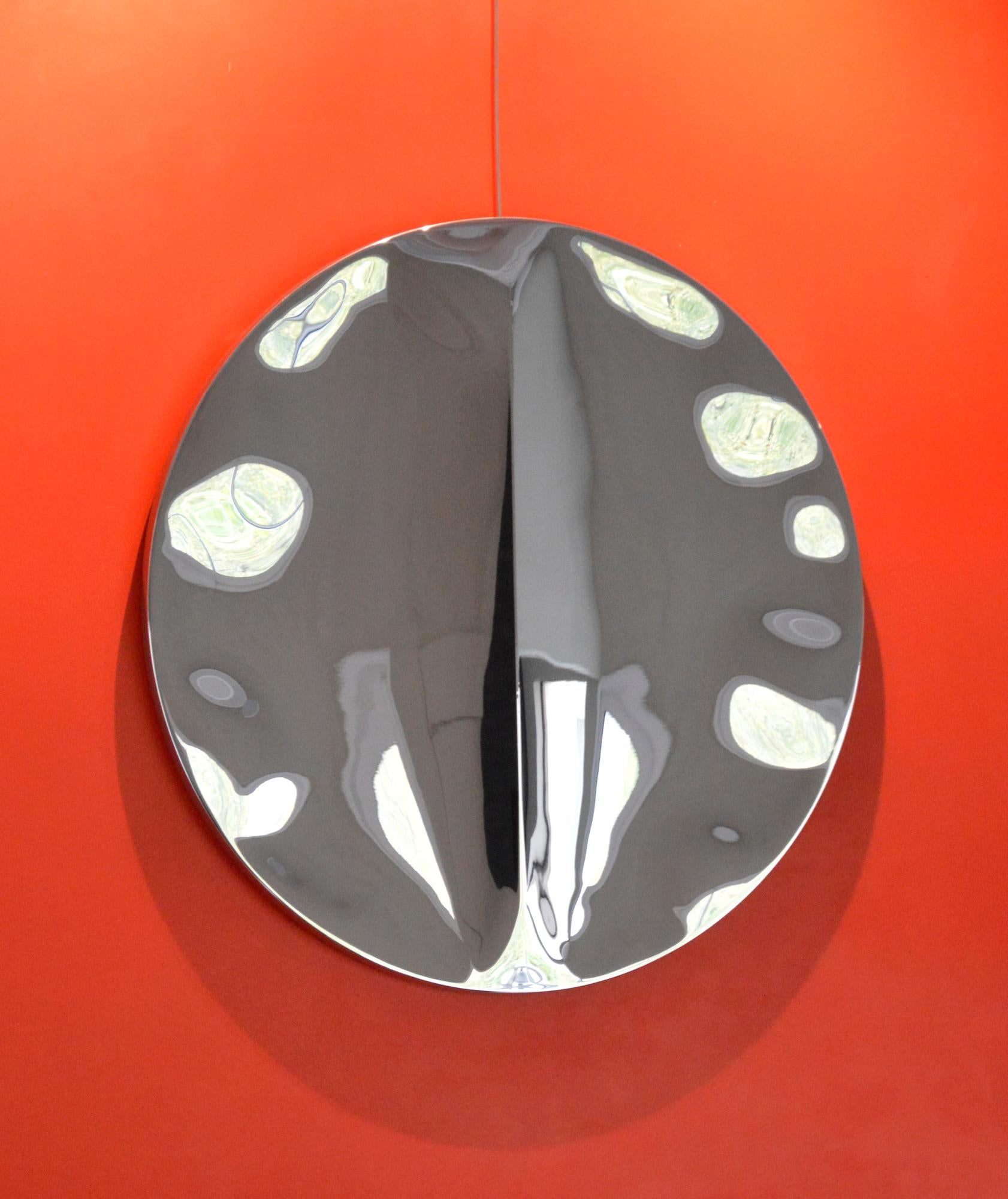Miroir mural avec pli I de Franck K - Sculpture en acier inoxydable, reflet en vente 3