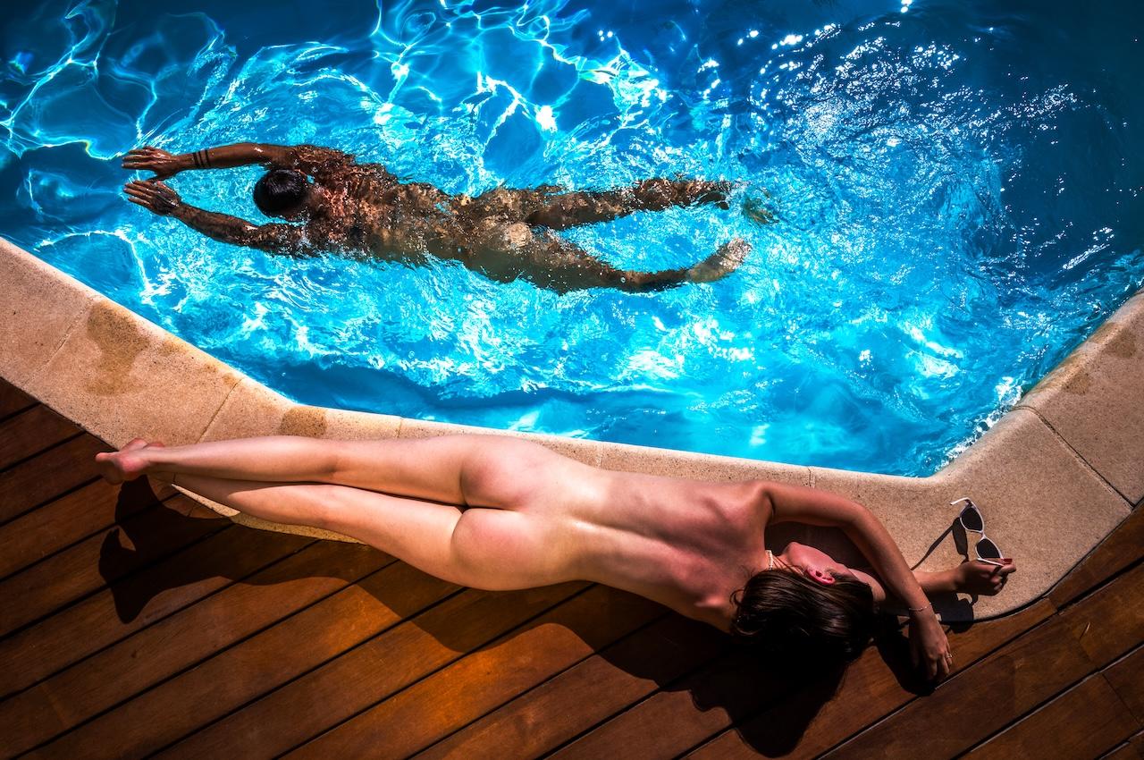 Franck Leclerc

photo Pool Time II

photographic print 
print on high quality Hahnemuhle baryta fine art paper 325 grams / M2
numbered on 30 copies
Signed by the artist
60 X 50 cms

590 euros