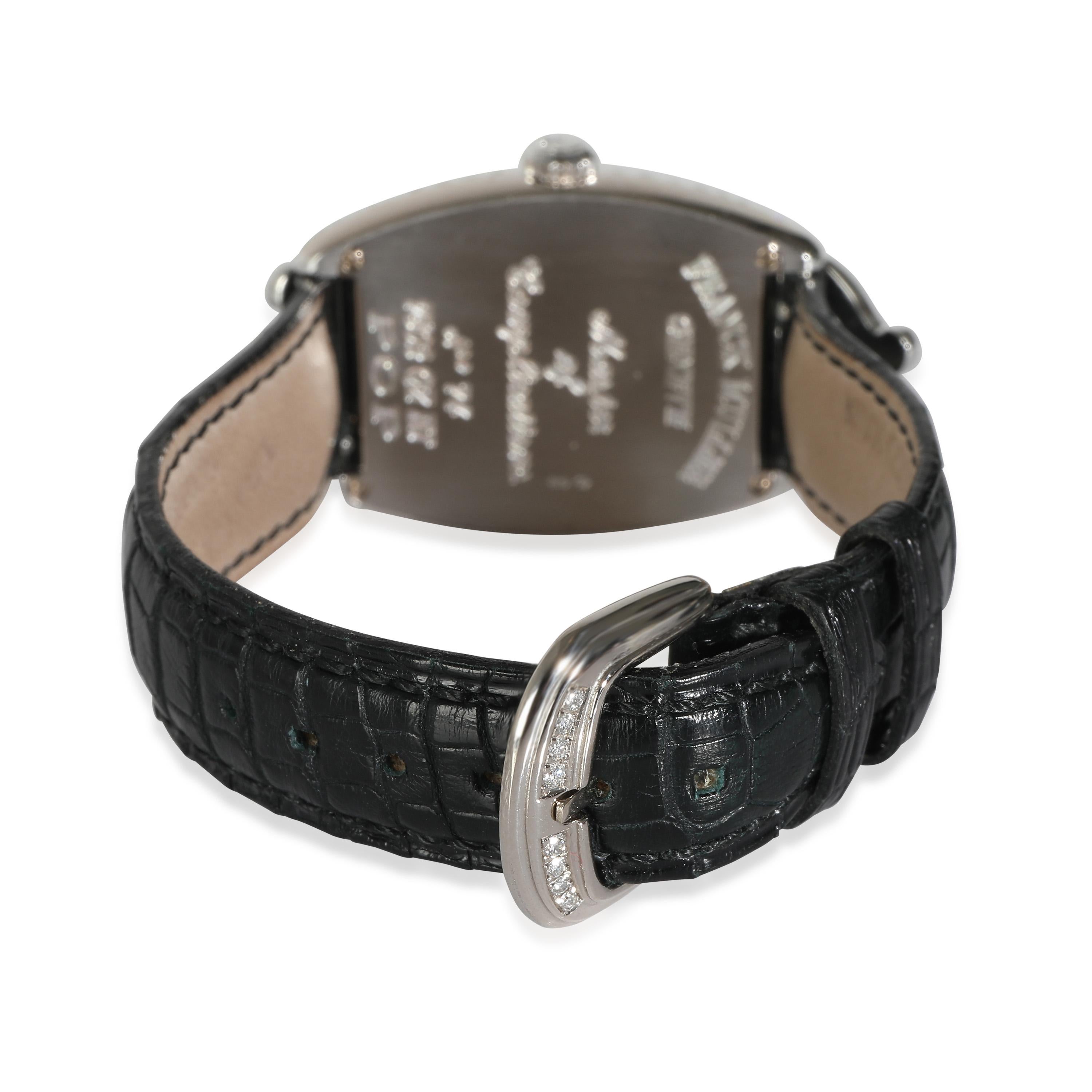 Franck Muller Cintree Curvex 7502 QZ HJ POP Unisex-Uhr aus 18 Karat Weißgold

SKU: 137212

PRIMÄRE DETAILS
Marke: Franck Muller
Modell: Cintree Curvex
Herkunftsland: Schweiz
Uhrwerk Typ: Quarz: Batterie
Herstellungsjahr: 2010-2019
Zustand:
