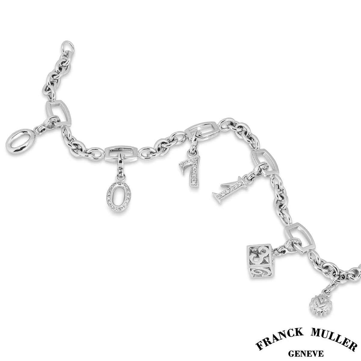 Taille ronde Franck Muller Bracelet à breloques talisman en or blanc et diamants en vente
