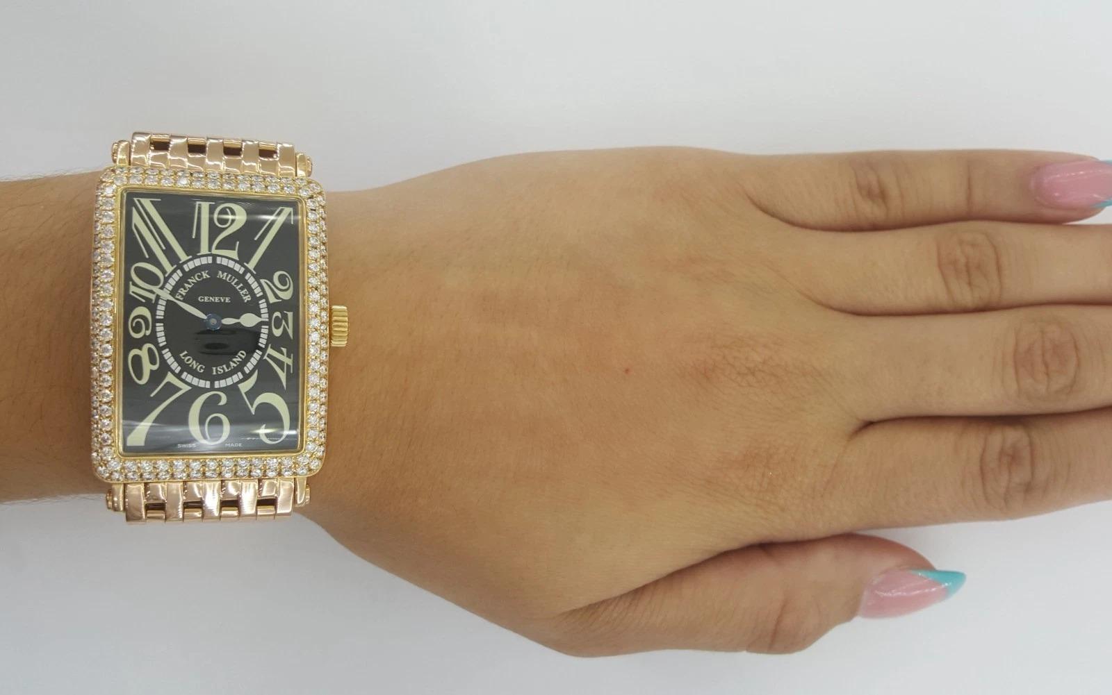Franck Muller Long Island Diamond Automatic Orologio da uomo - 1000 SC in oro rosa 18 carati
Include scatola e documenti originali

Questo elegante orologio presenta una lunetta con diamanti incastonati in fabbrica per un totale di circa 2,3 carati,