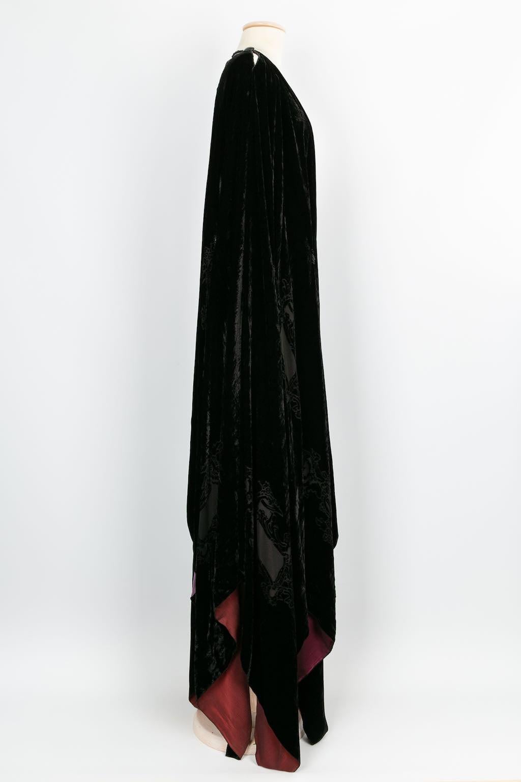 Women's Franck Sorbier Haute Couture Cape in Velvet, 2014/15 For Sale