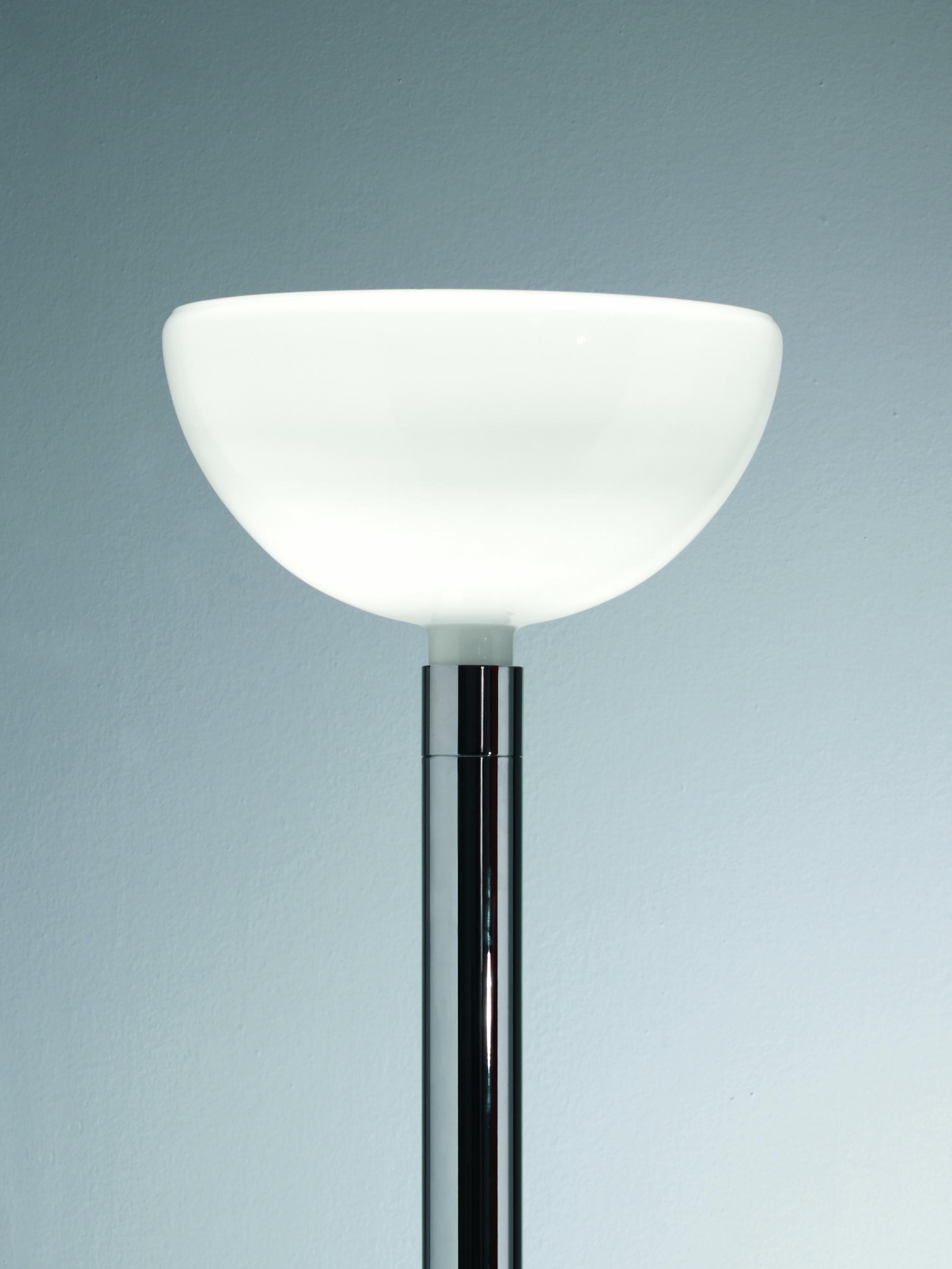 XXIe siècle et contemporain Franco Albini et Franca Helg lampadaire AM2C en verre opalin et métal pour Nemo en vente