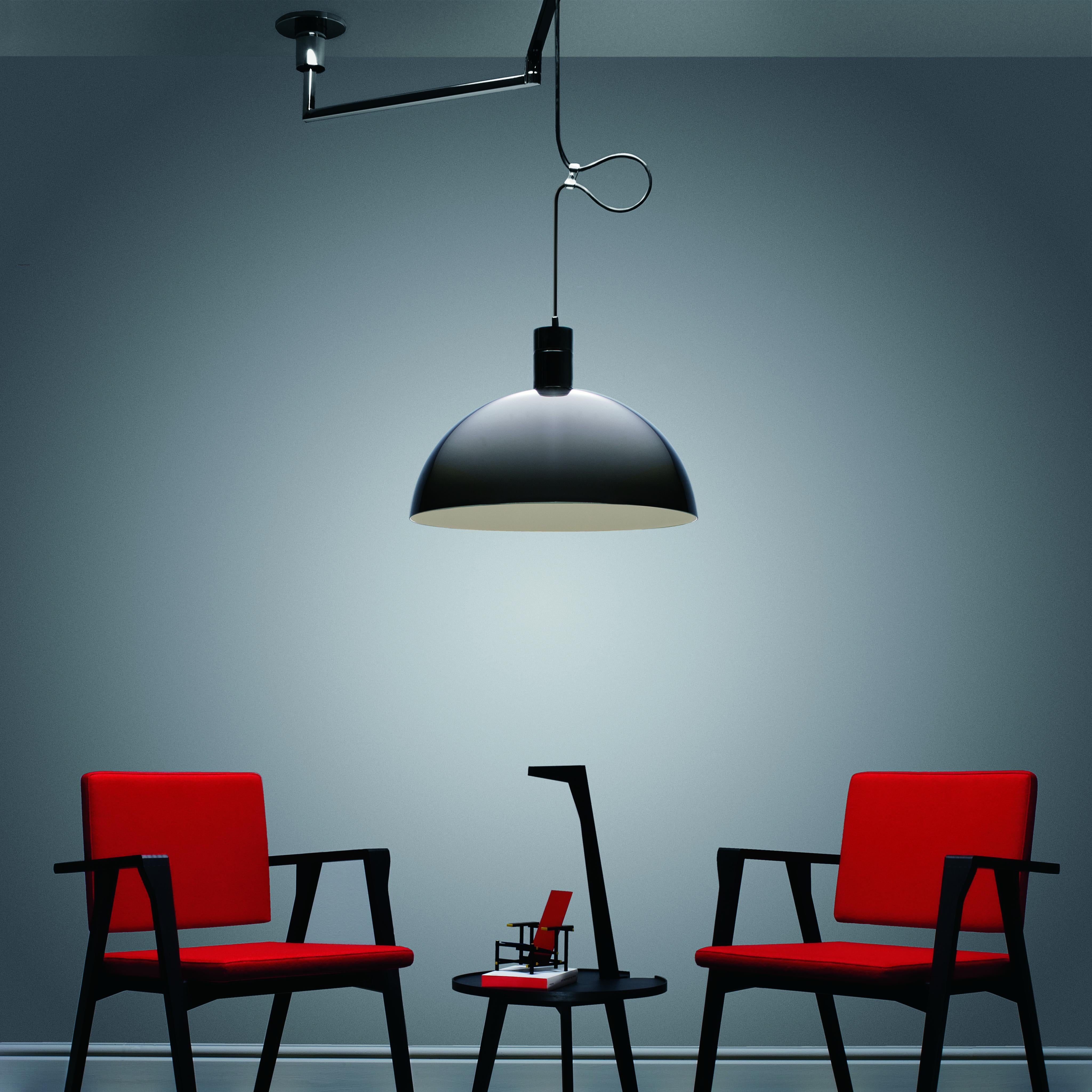 Franco Albini and Franca Helg AS41Z pendant lamp for Nemo in black chrome. This highly adjustable and iconic suspended lamp is executed in black chromed metal. An authorized re-edition, this lamp is made in Italy with the highest quality materials