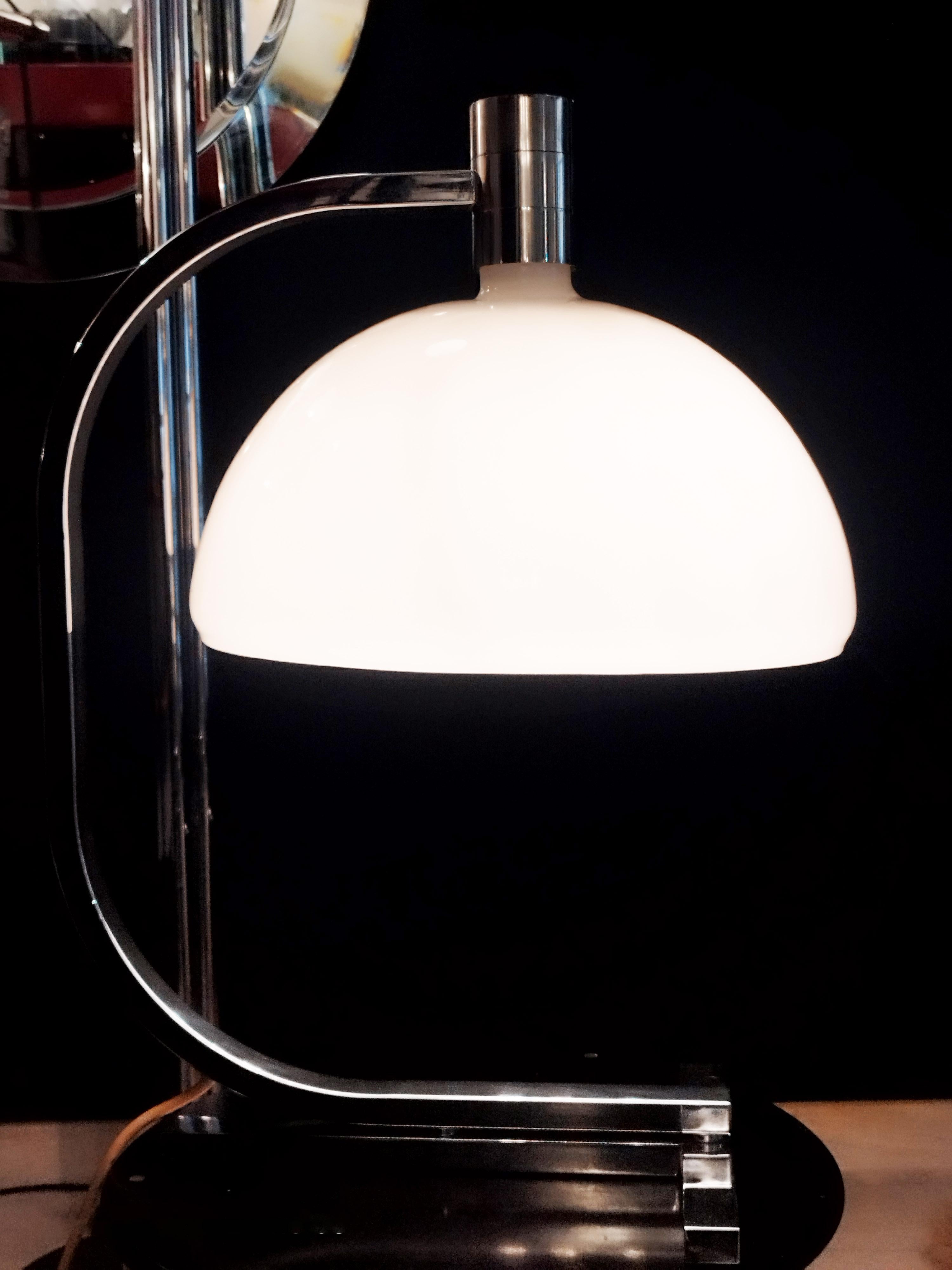 Franco Albini und Franca Helg für Sirrah, Tischlampe „AS1C“, Italien, 1960er Jahre (Opalglas) im Angebot