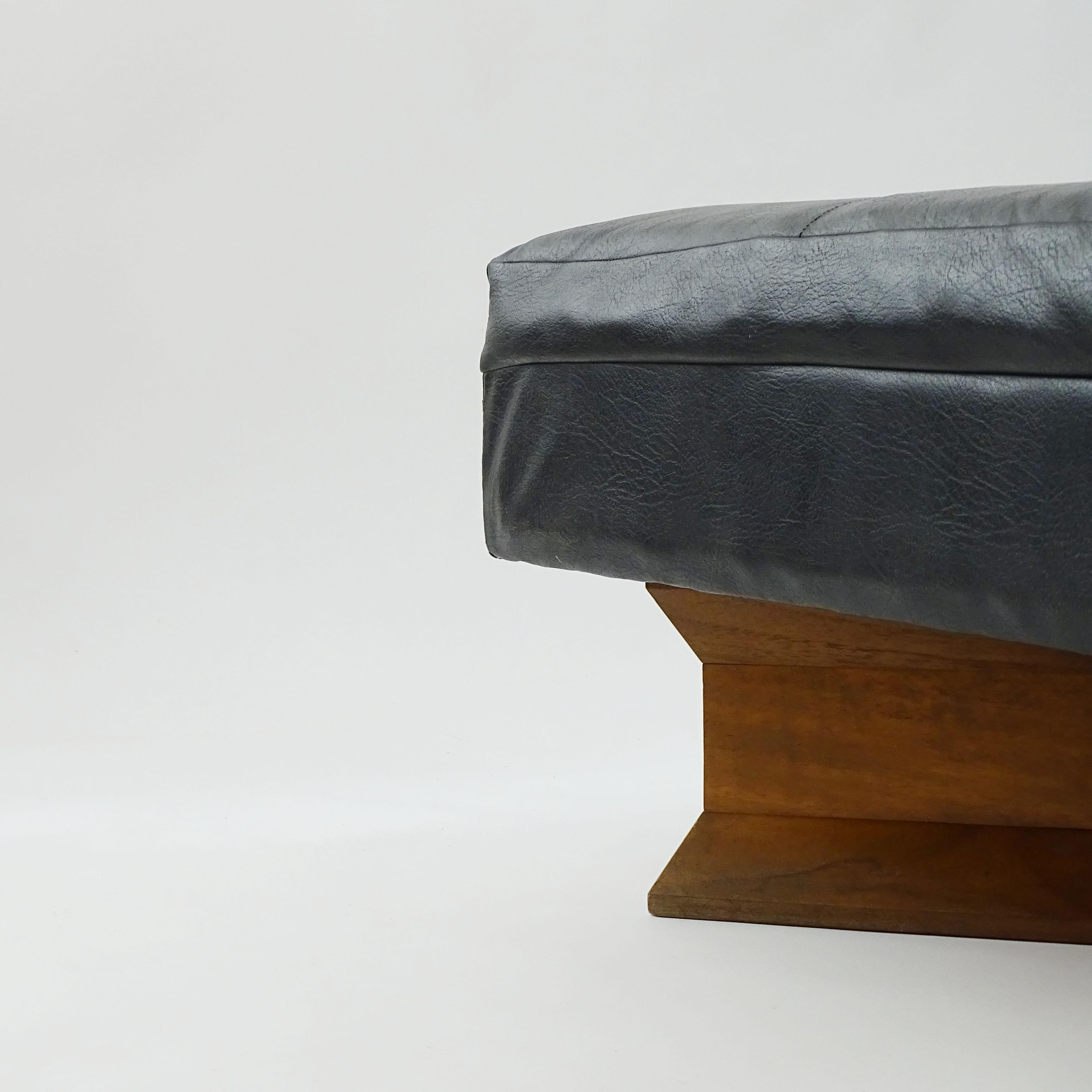 Mid-Century Modern Franco Albini and Franca Helg pair of stools for the Marlborough Gallery, 1962 For Sale