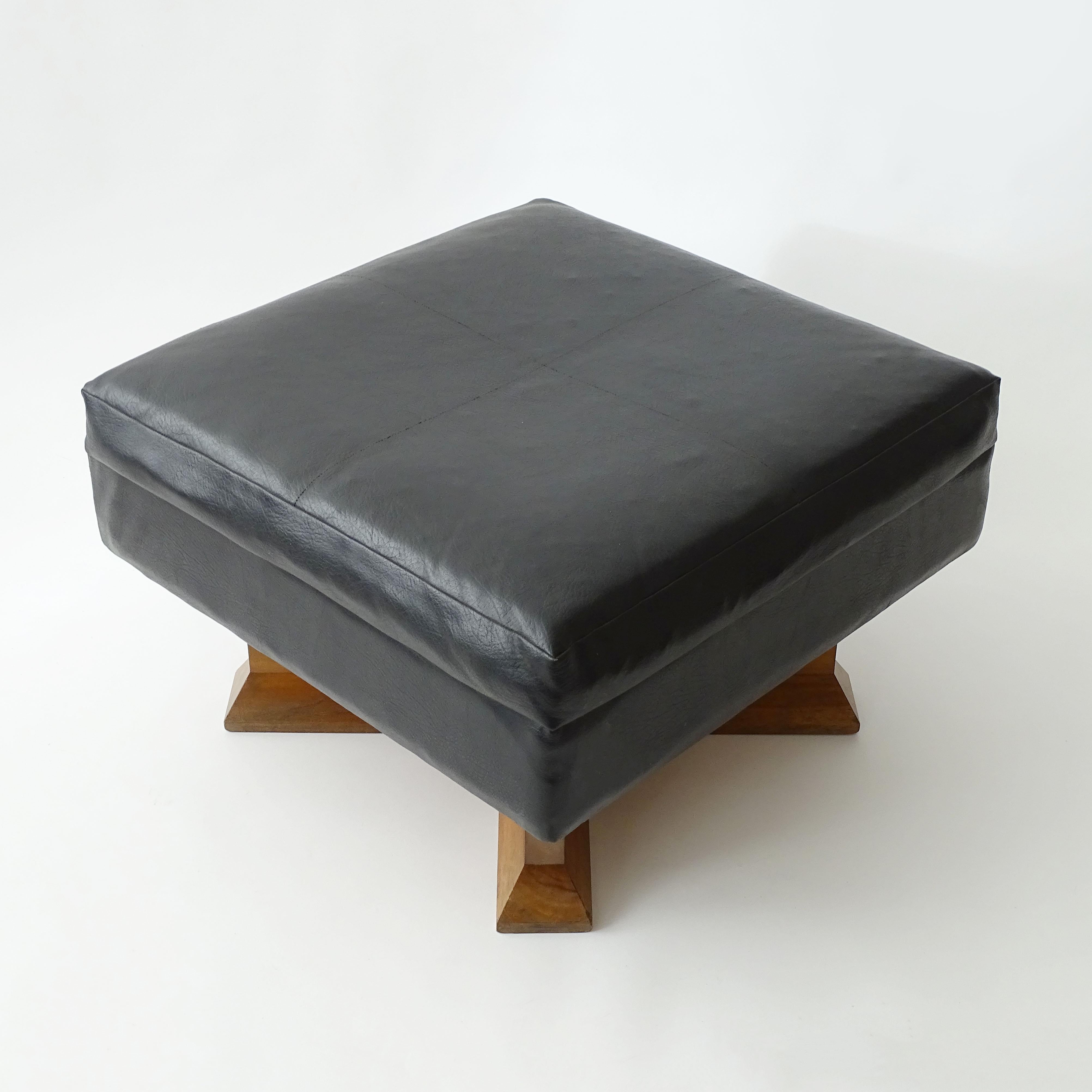 Franco Albini and Franca Helg pair of stools for the Marlborough Gallery, 1962 In Good Condition For Sale In Milan, IT