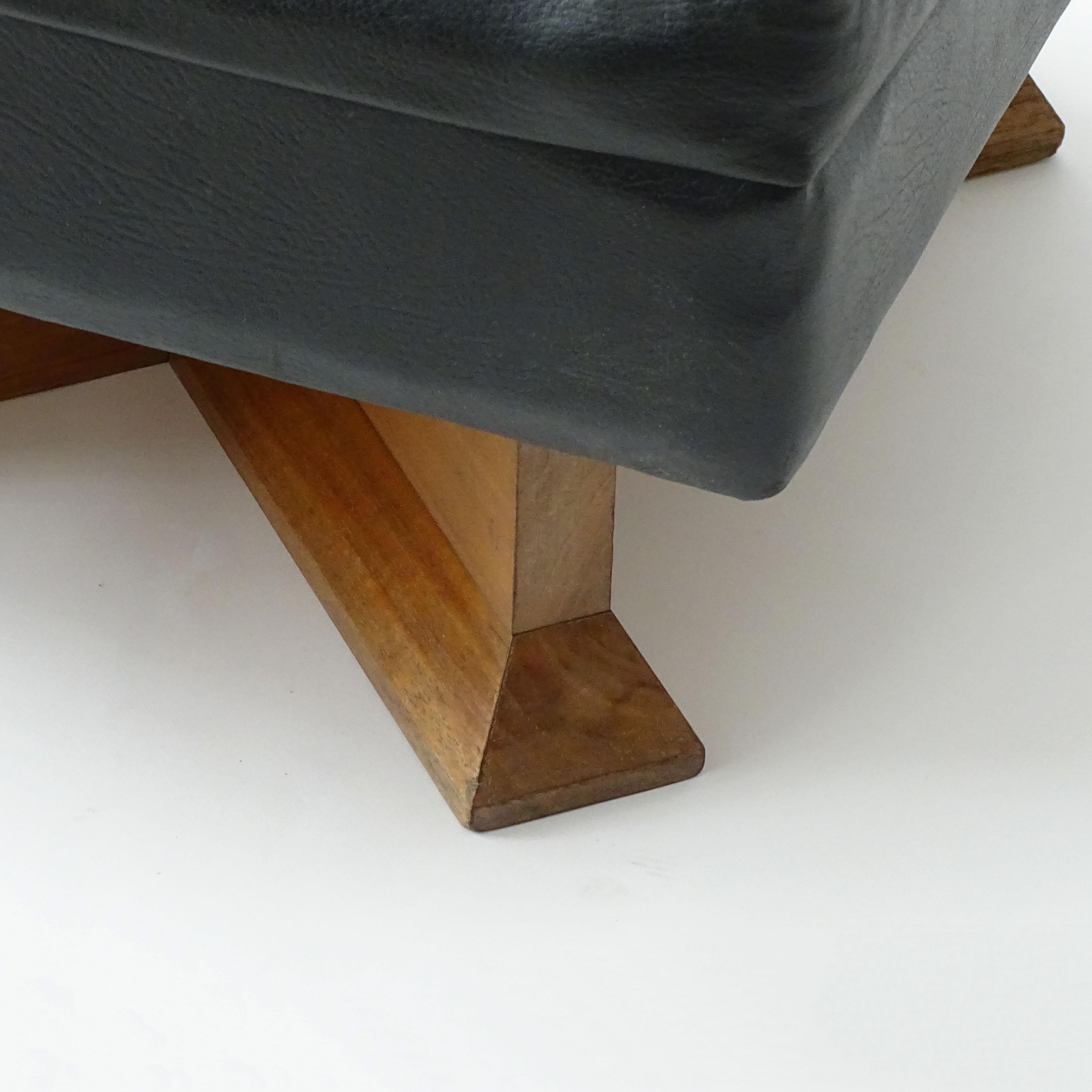 Franco Albini and Franca Helg pair of stools for the Marlborough Gallery, 1962 For Sale 1