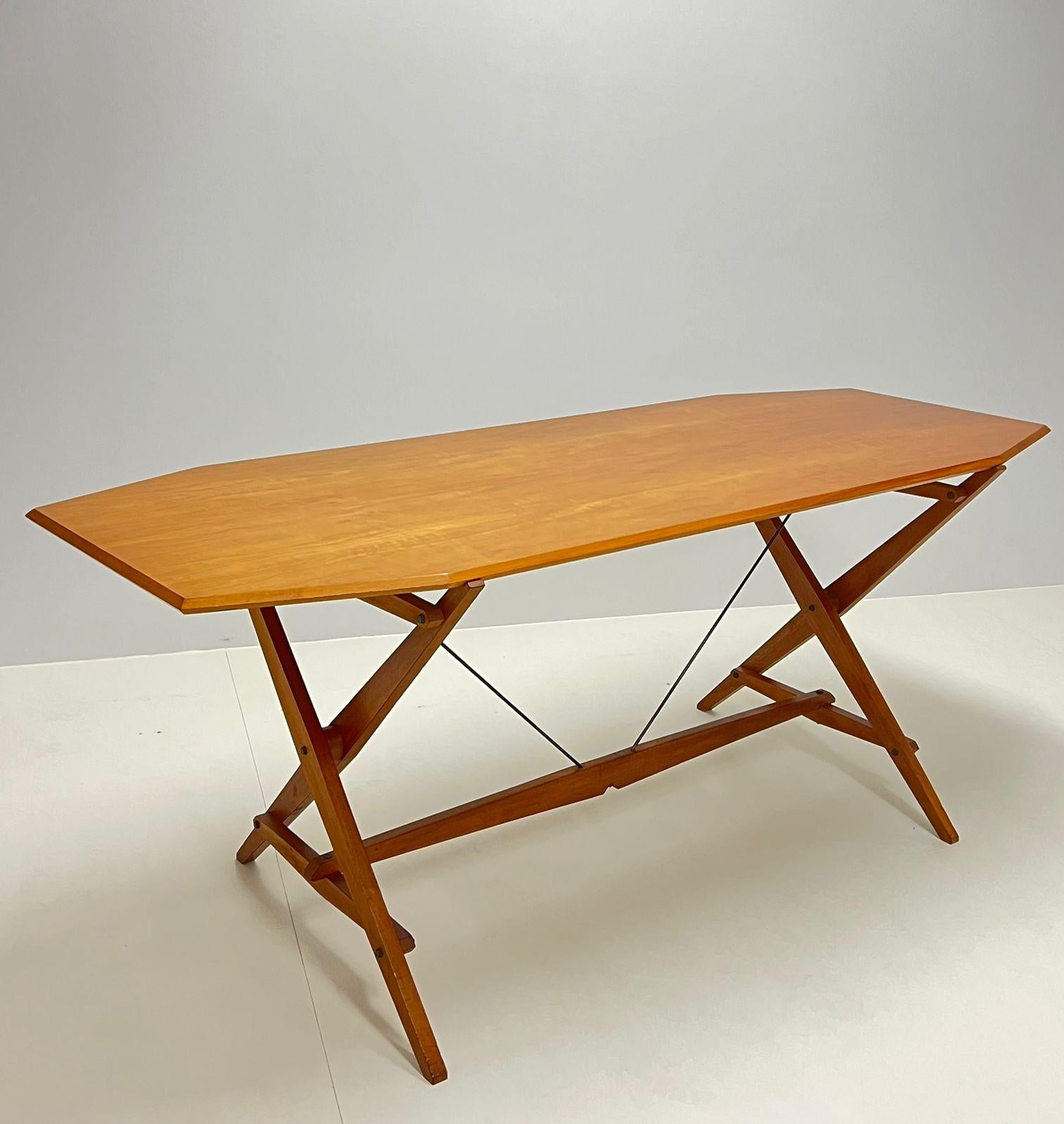 Franco Albini ash dining table Model TL2 'Cavalletto' for Poggi, Italy (Very First Edition), Italy 1950s

This table is the very first edition (the one in ash) of Franco Albini's famous desk-table, which has now become legendary. The structure is