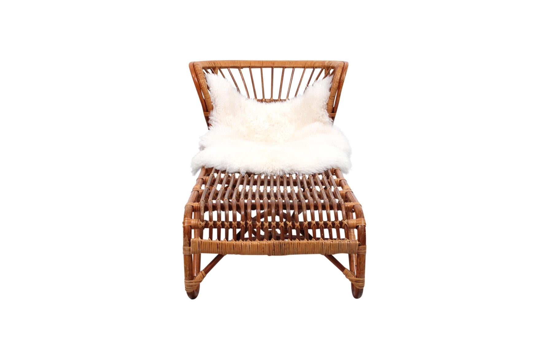 Rare Franco Albini rattan and bamboo chaise lounge chair designed in the 1960s for Vittorio Bonacina.