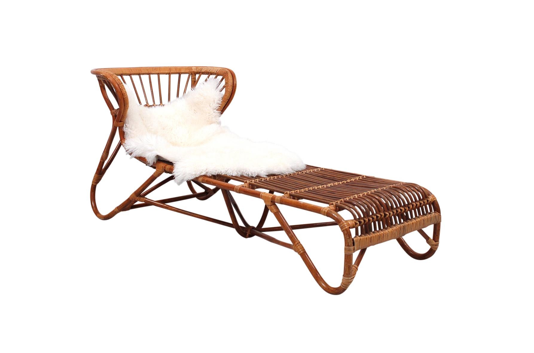 Rare Franco Albini rattan and bamboo chaise lounge chair designed in the 1960s for Vittorio Bonacina.
 
