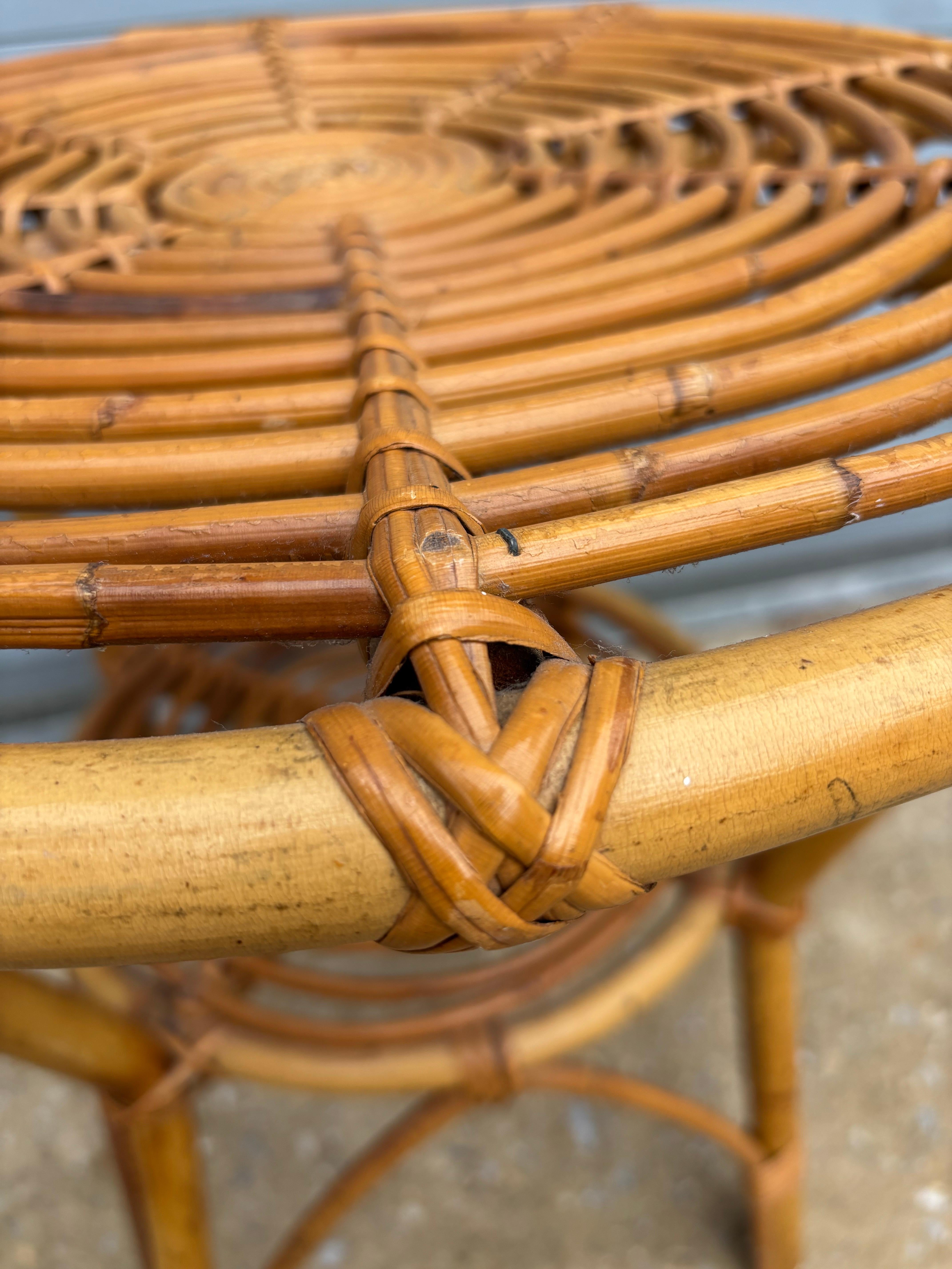 Mesa redonda de bambú Franco Albini mediados del siglo XX en venta
