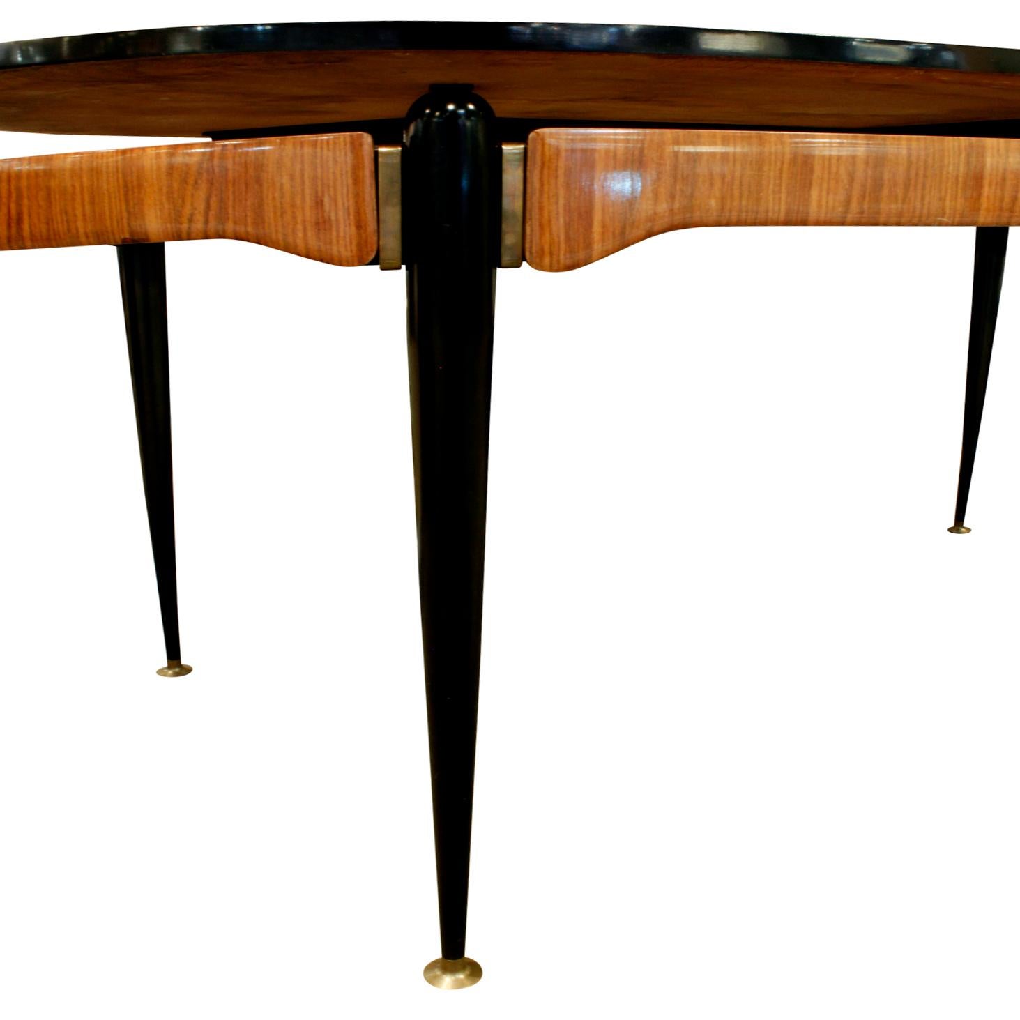 Hand-Crafted Beautiful Radiating Rosewood Dining Table, attributed to Ico Parisi, circa 1954 For Sale