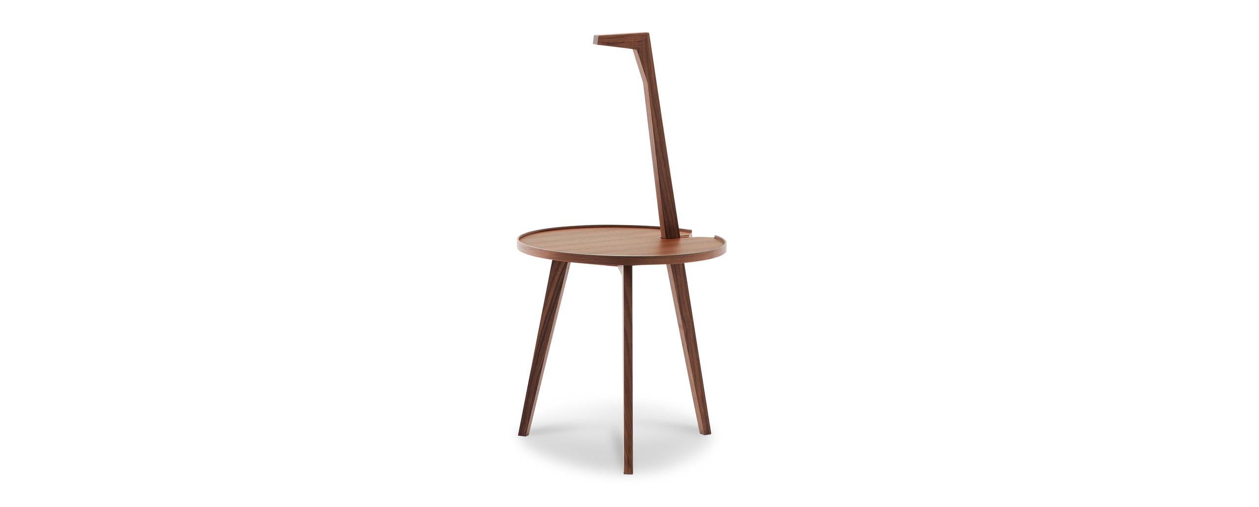 Beistelltisch, entworfen von Franco Albini im Jahr 1953. 2008 neu aufgelegt.
Hergestellt von Cassina in Italien.

Dieses ikonische Design mit dem Namen Cicognino, was so viel wie 