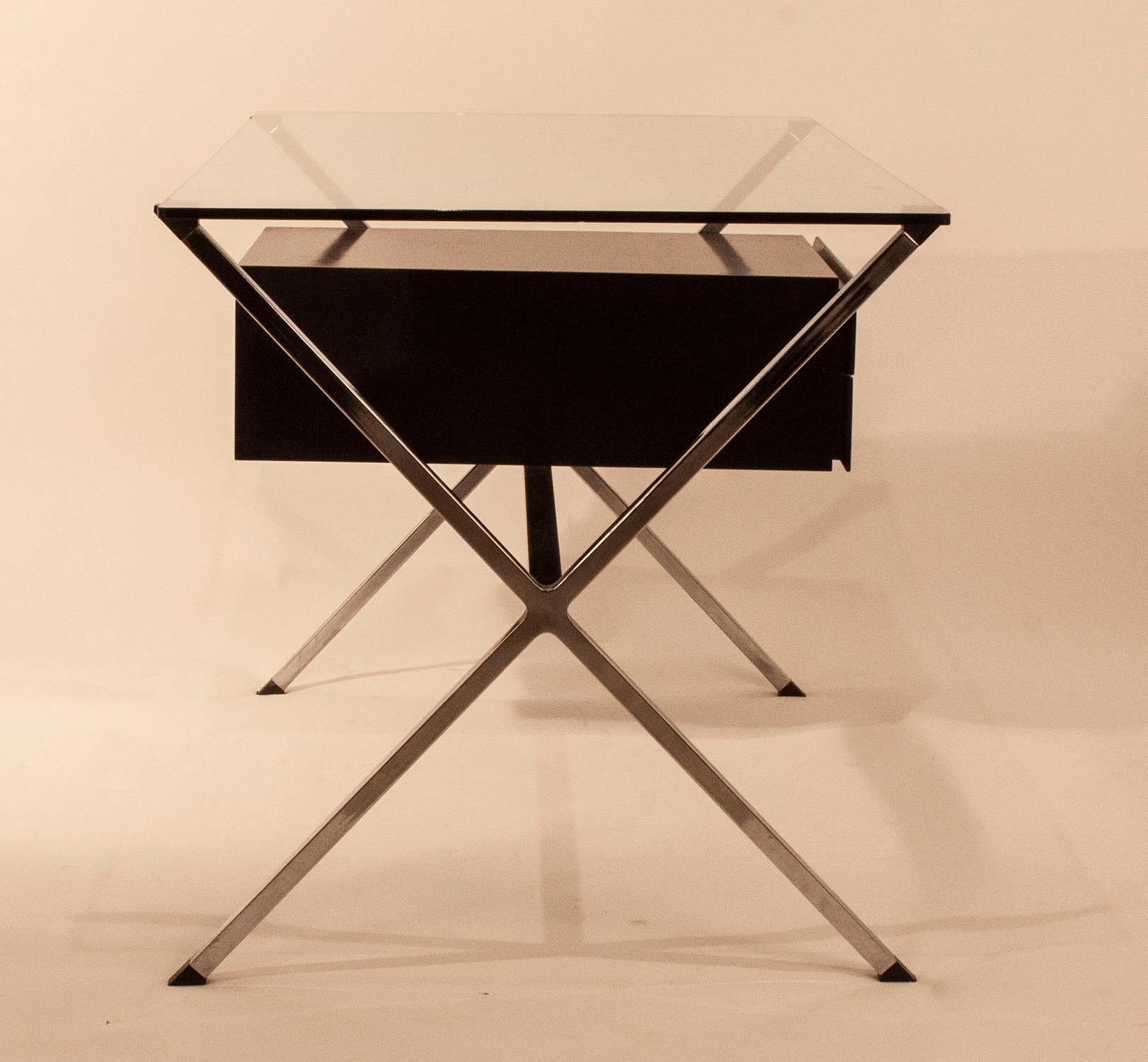 Franco Albini Schreibtisch für Knoll:: polychromierter Stahl:: lackiertes Holz und Glas:: 1970er Jahre (Italienisch)