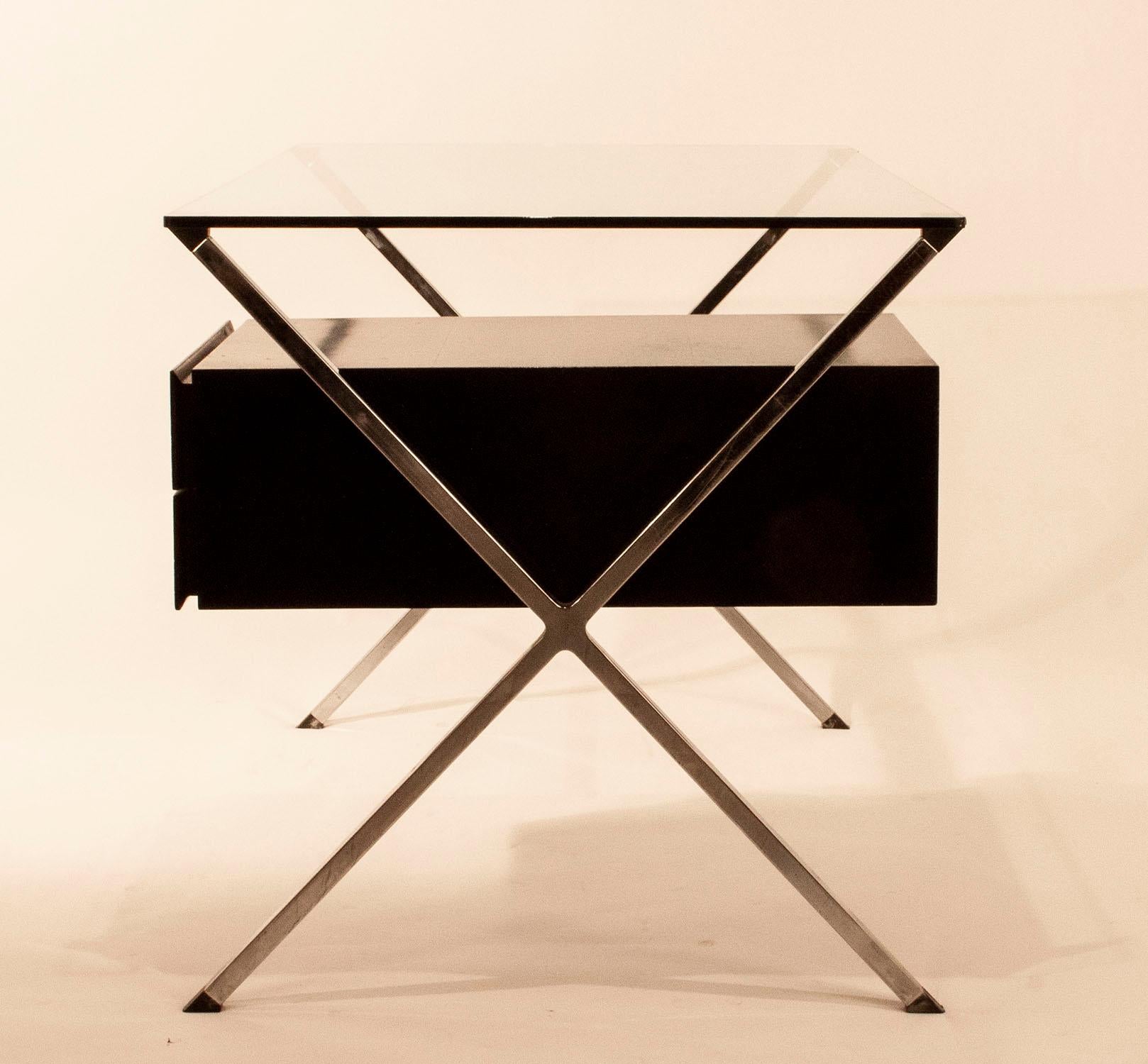 Franco Albini Schreibtisch für Knoll:: polychromierter Stahl:: lackiertes Holz und Glas:: 1970er Jahre (Gemalt)