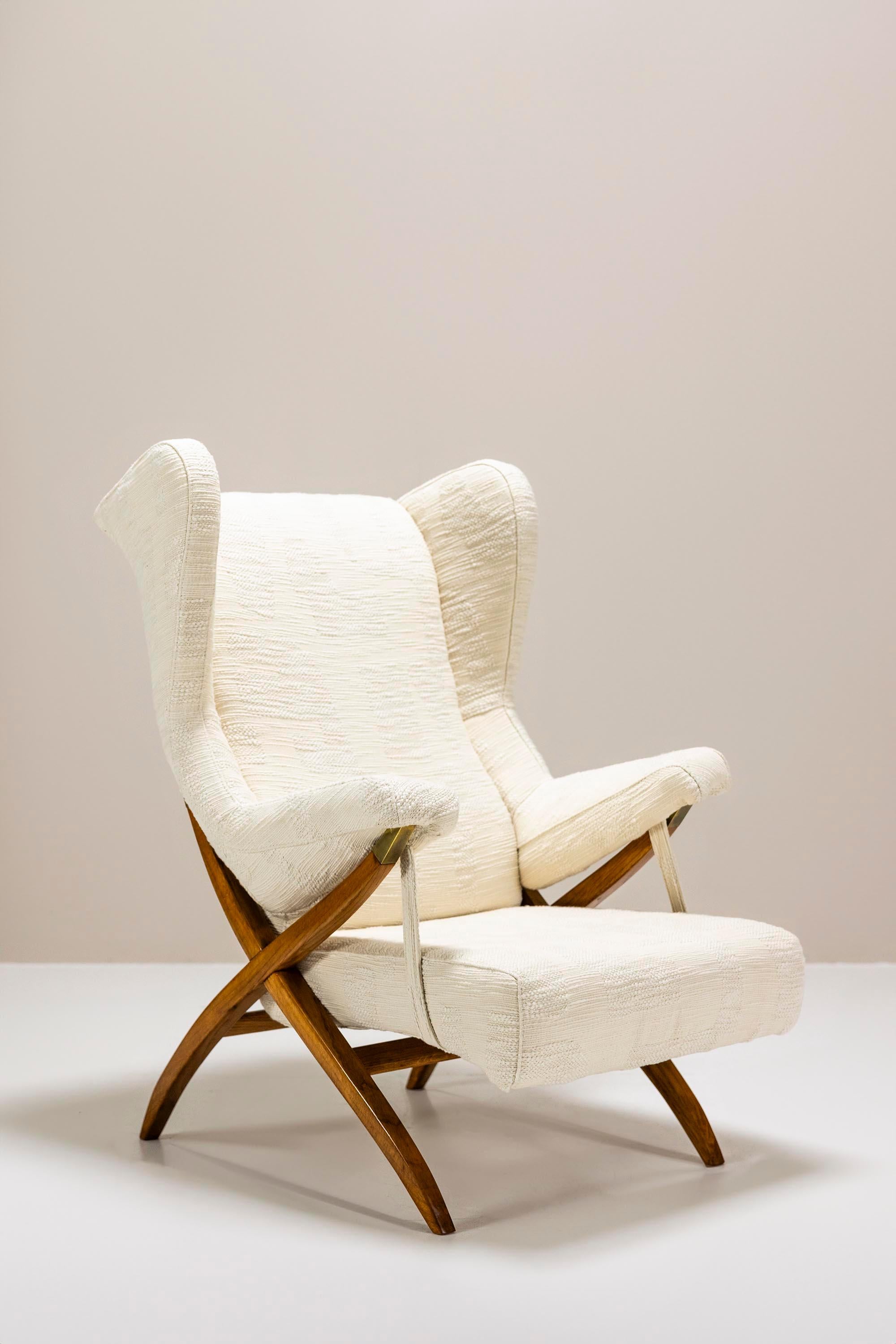 Walnut Franco Albini “Fiorenza” Lounge Chair in Dedar Fabric for Arflex, Italy 1952