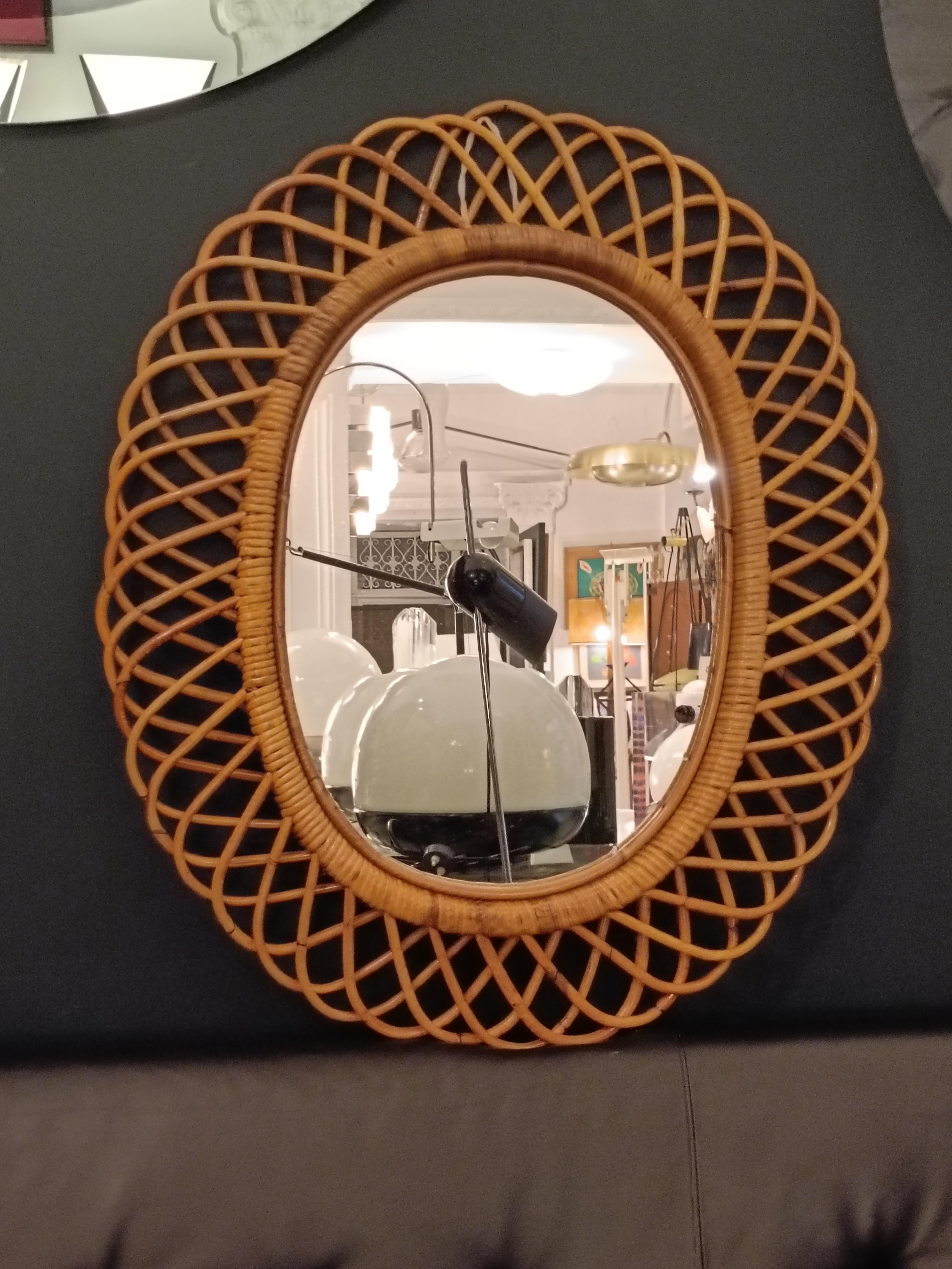 Specchio da parete ovale in rattan e bambù, Italia 1960 in vendita 1