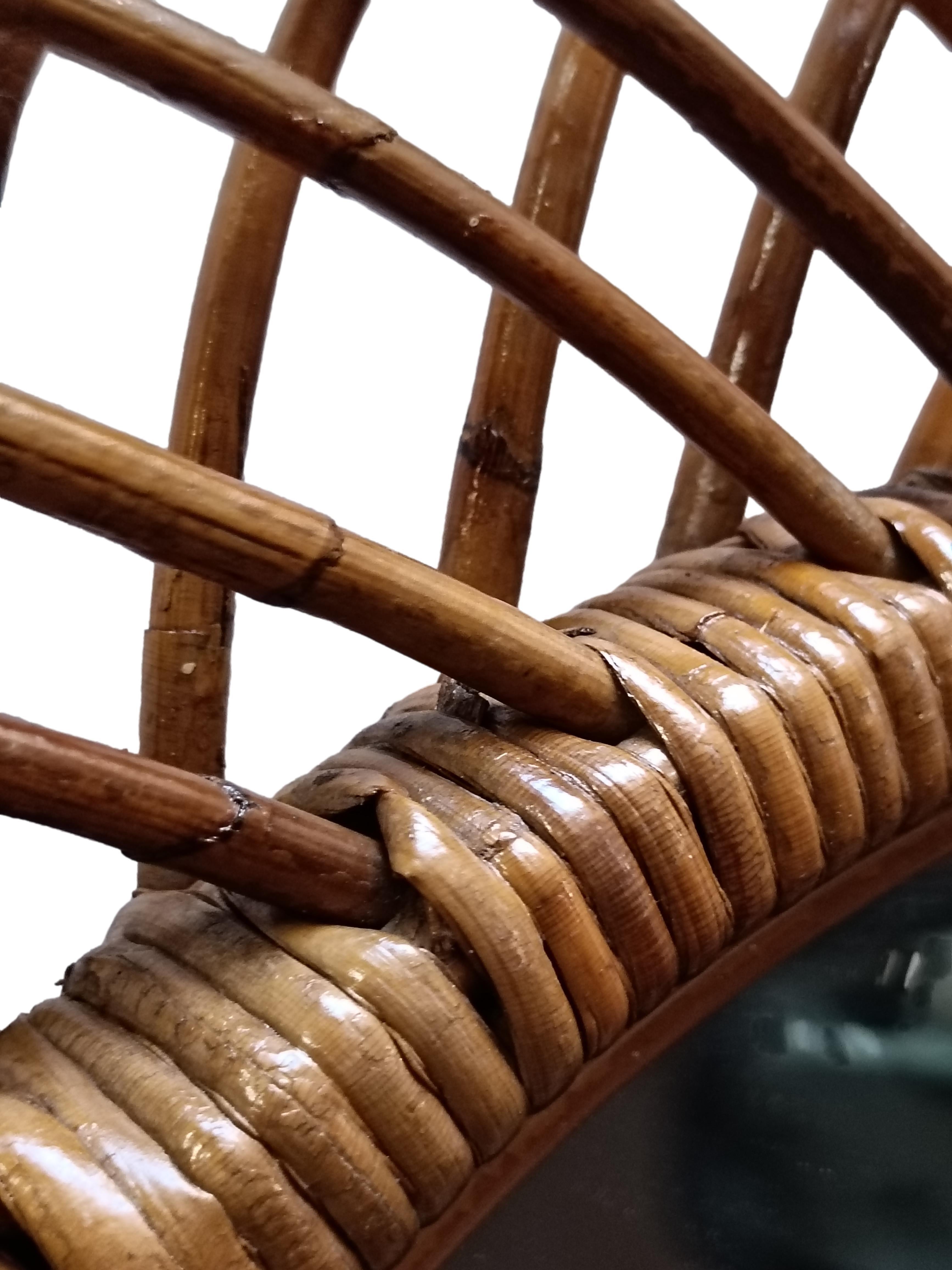 Specchio da parete in rattan e bambù, Italia 1960 In condizioni buone in vendita a Naples, IT